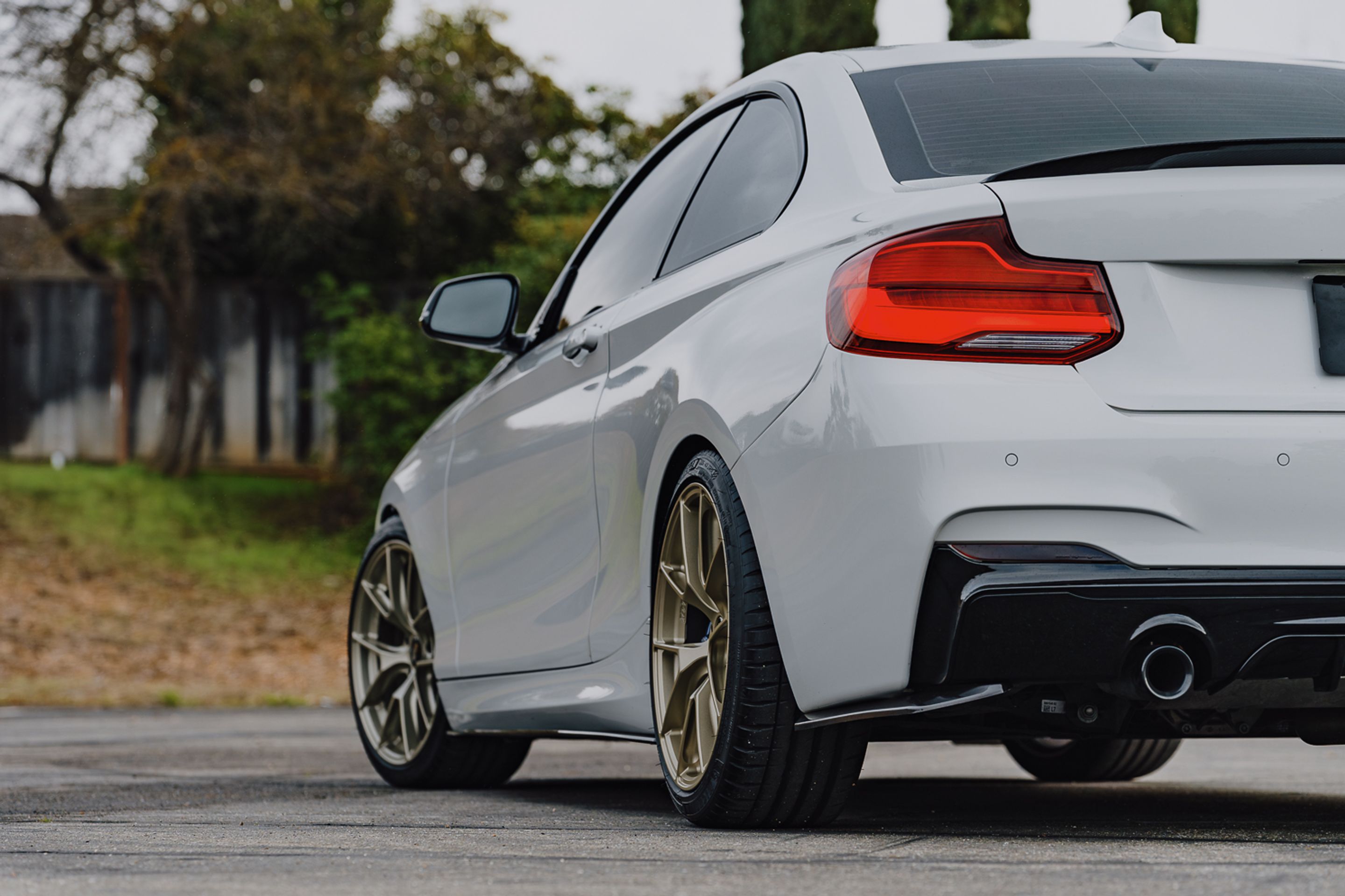 White BMW F22 Coupe 2 Series with 18" VS-5RS Apex wheels in Motorsport Gold