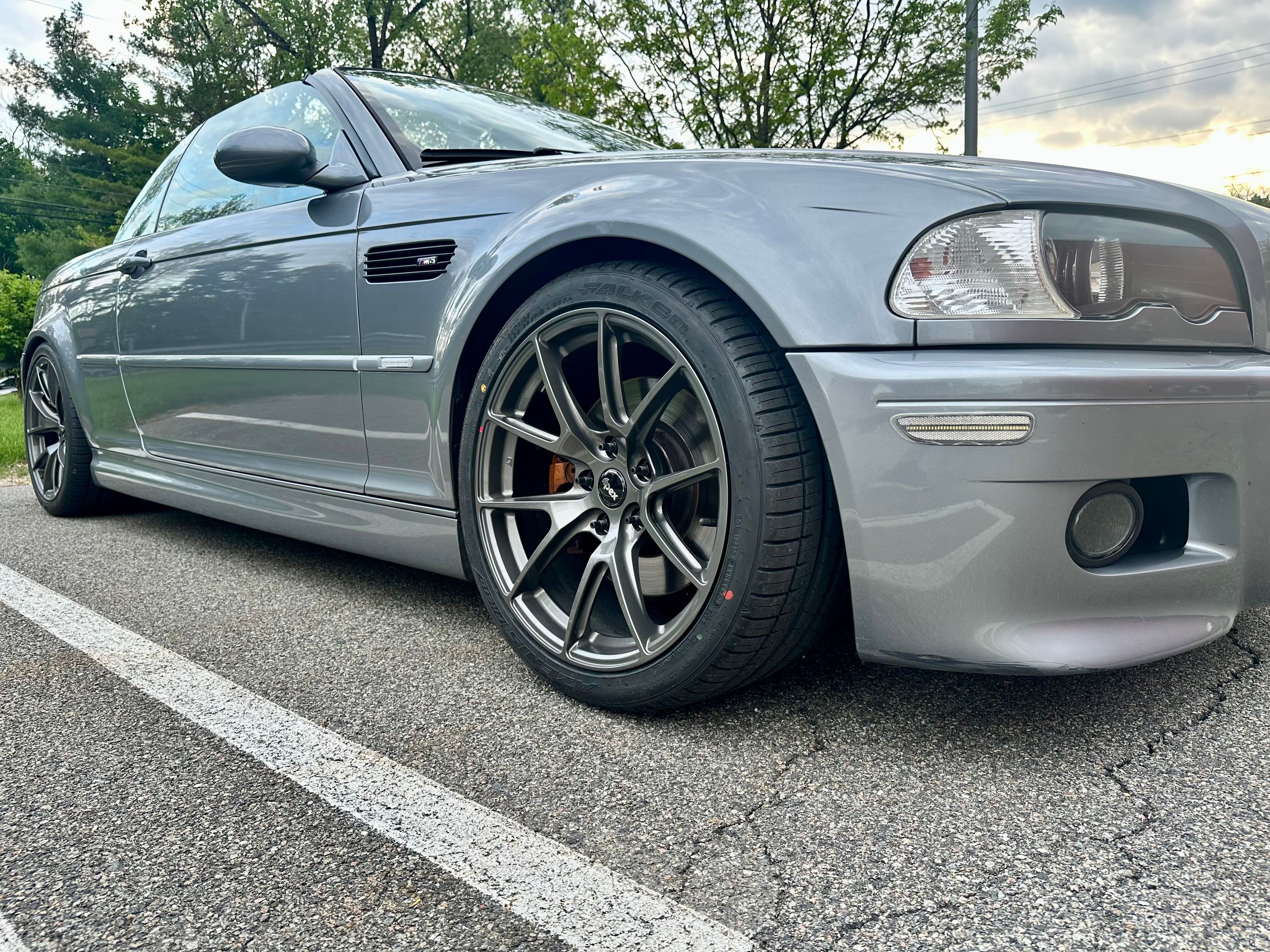 Grey BMW E46 M3 with 18" VS-5 Apex wheels in Anthracite