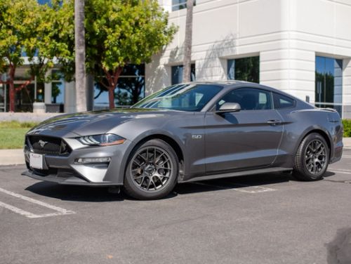 Grey Ford Mustang - EC-7 in Anthracite