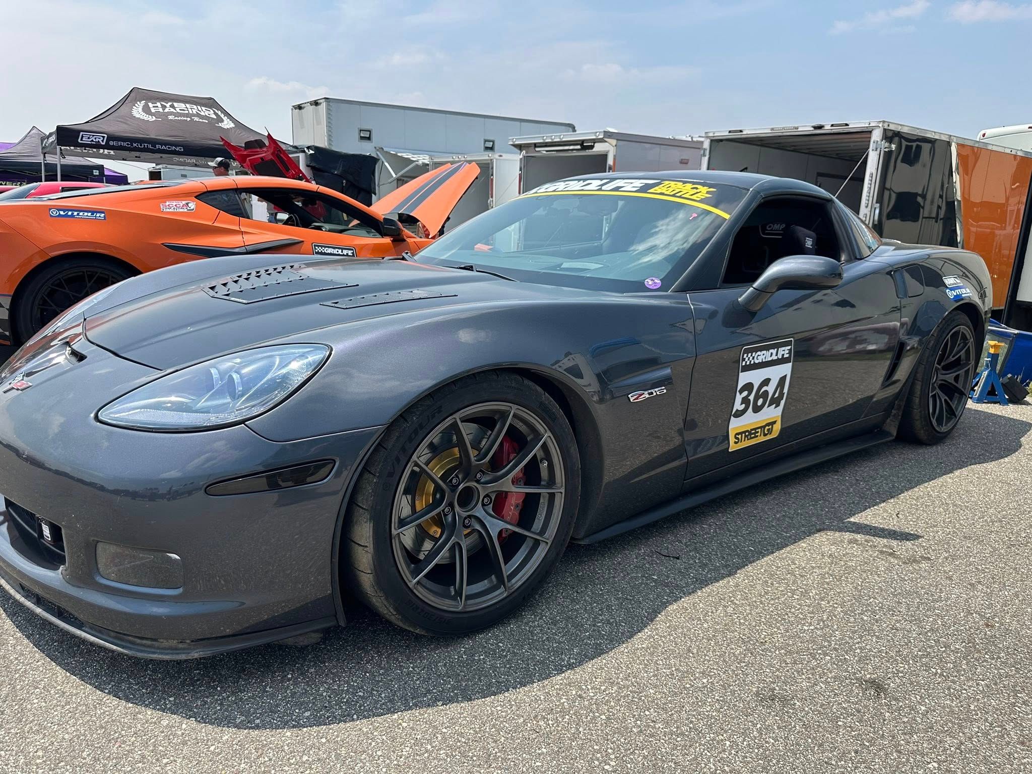 Grey Chevrolet C6 Corvette Z06 with 18" VS-5RS Apex wheels in Anthracite