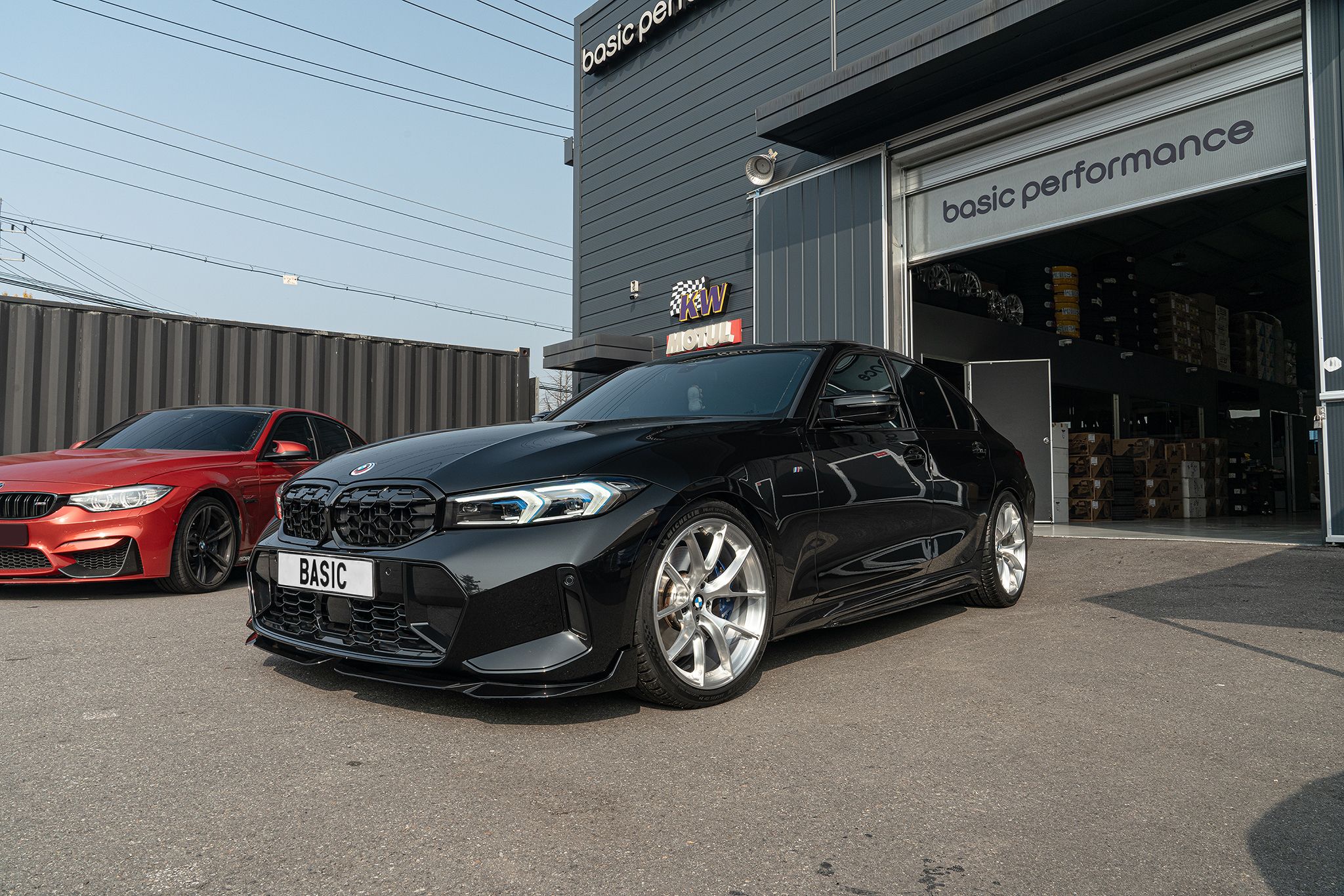 Black BMW G20 Sedan 3 Series with 19" VS-5RS Apex wheels in Brushed Clear