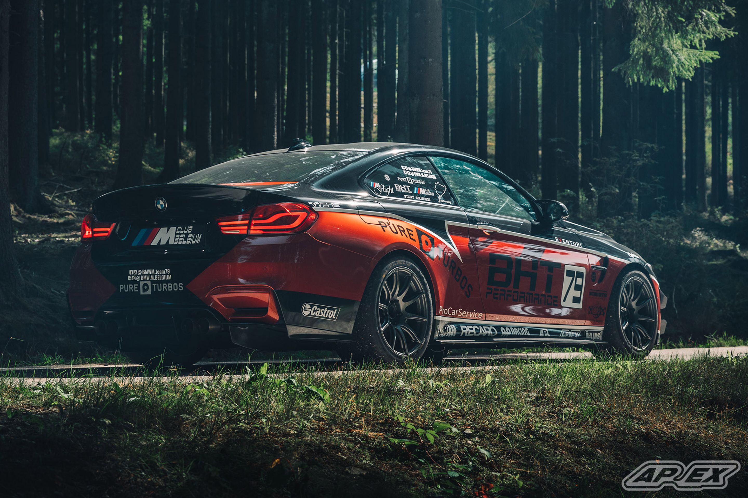 Orange BMW F82 Coupe M4 with 18" SM-10 Apex wheels in Anthracite