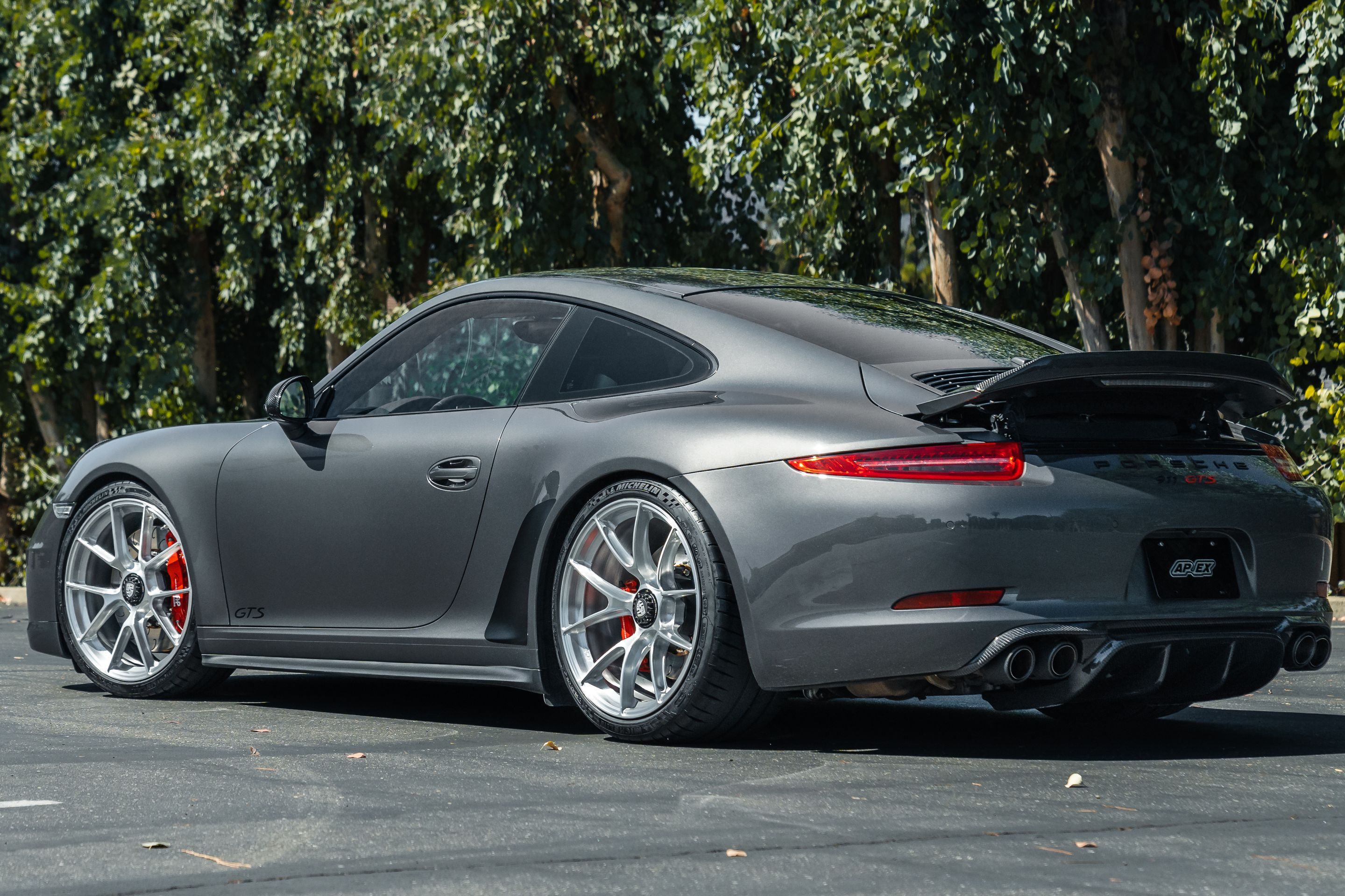 Grey Porsche 911 991.1 Carrera GTS with 20" VS-5RS Apex wheels in Brushed Clear