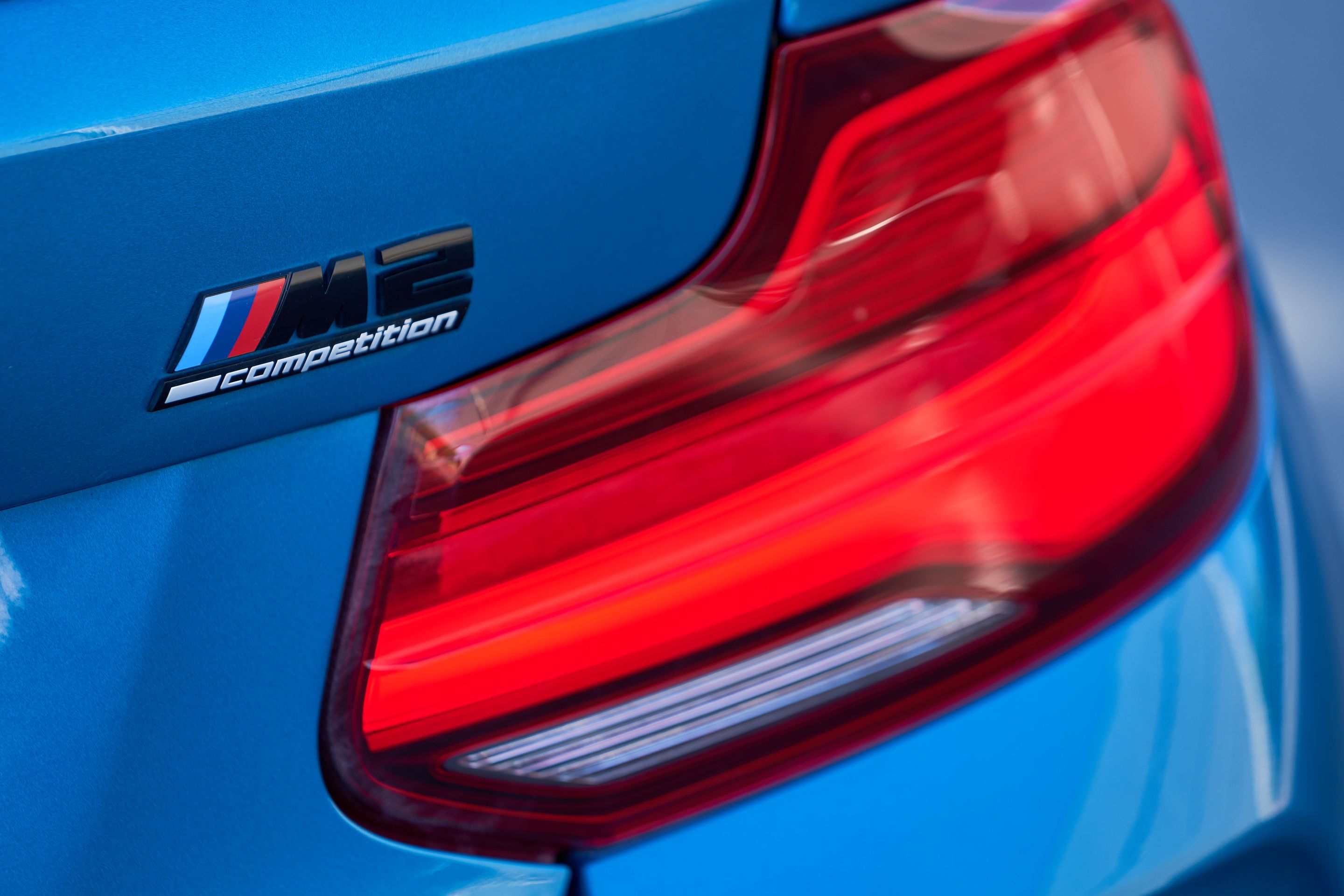 Blue BMW F87 M2 with 19" EC-7 Apex wheels in Race Silver