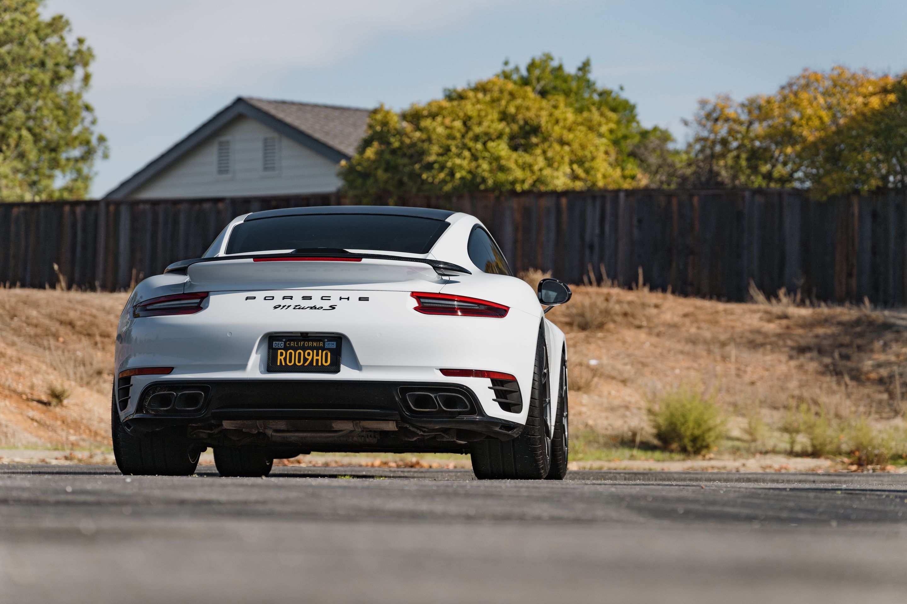White Porsche 911 991.2 Turbo S with 20" VS-5RS Apex wheels in Anthracite