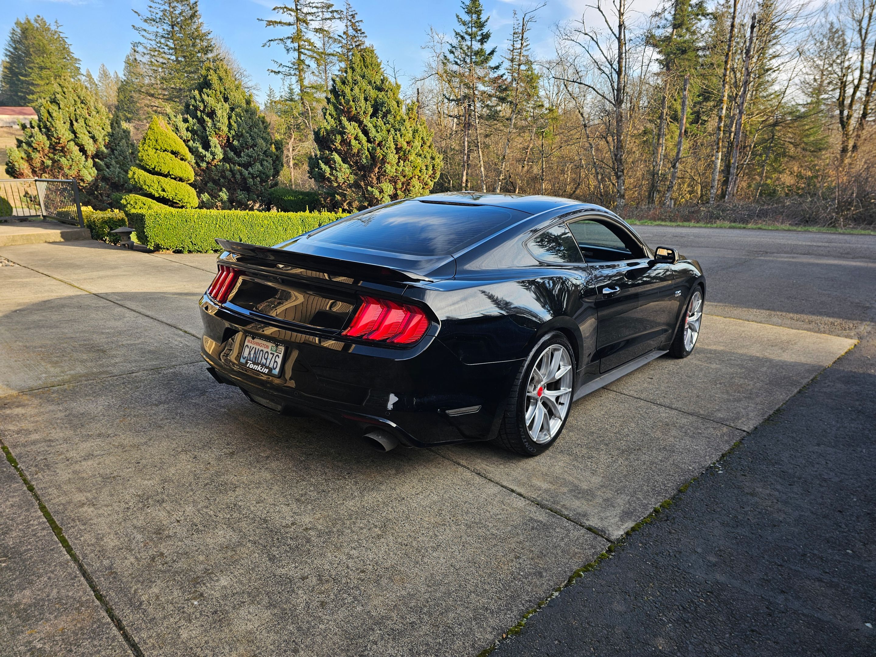 Black Ford S550 Mustang GT with 19" VS-5RS Apex wheels in Brushed Clear