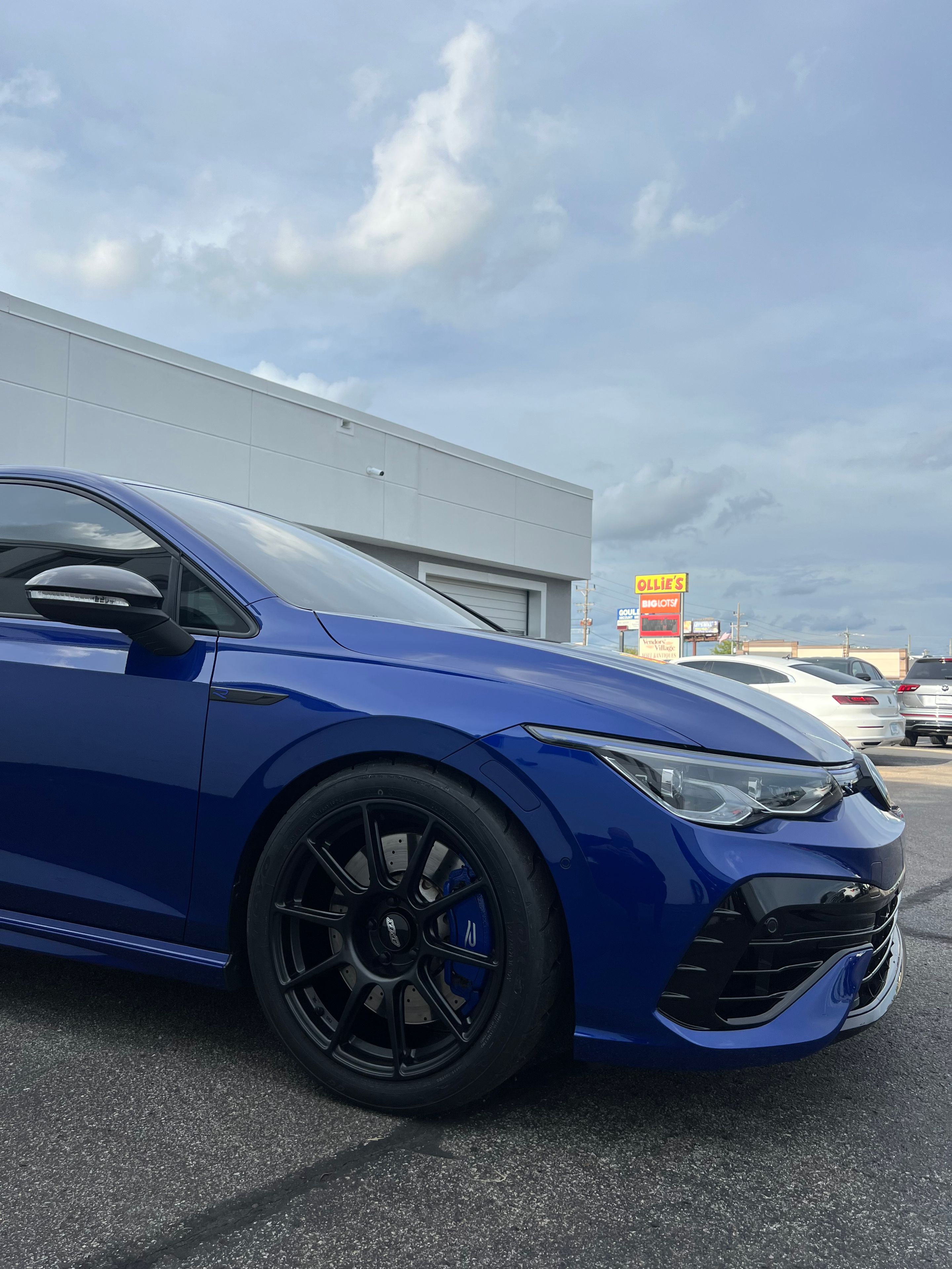 Blue VW MK8 Golf R with 18" SM-10 Apex wheels in Satin Black