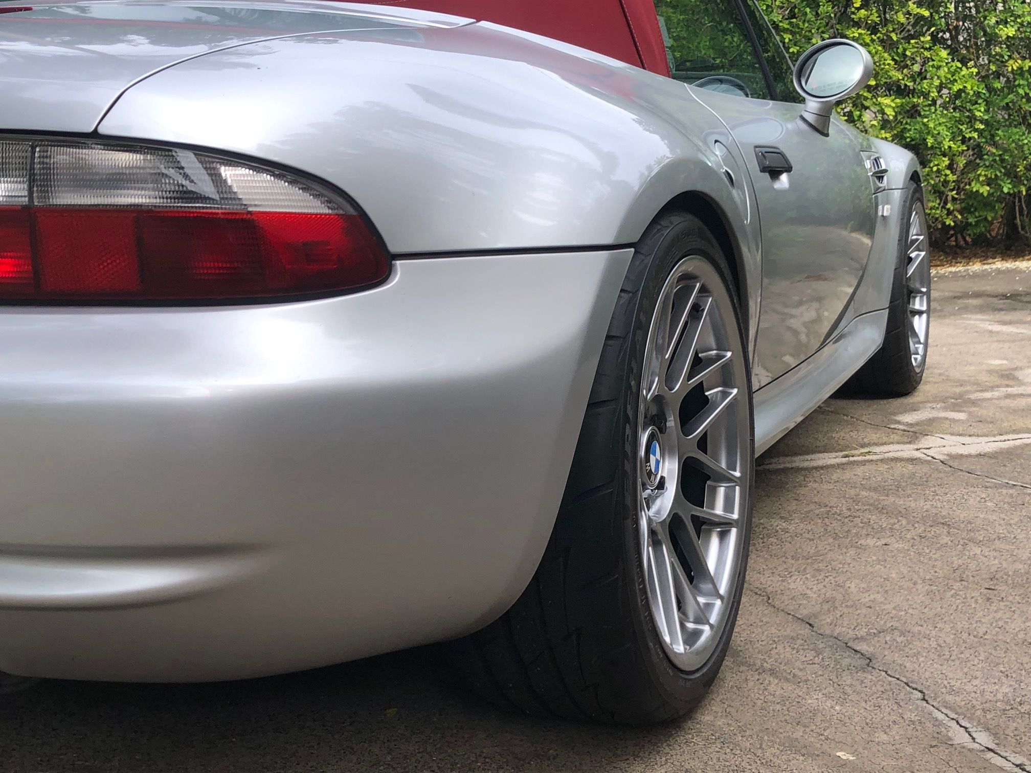Silver BMW E36/7 Roadster Z3 M with 18" ARC-8 Apex wheels in Hyper Black