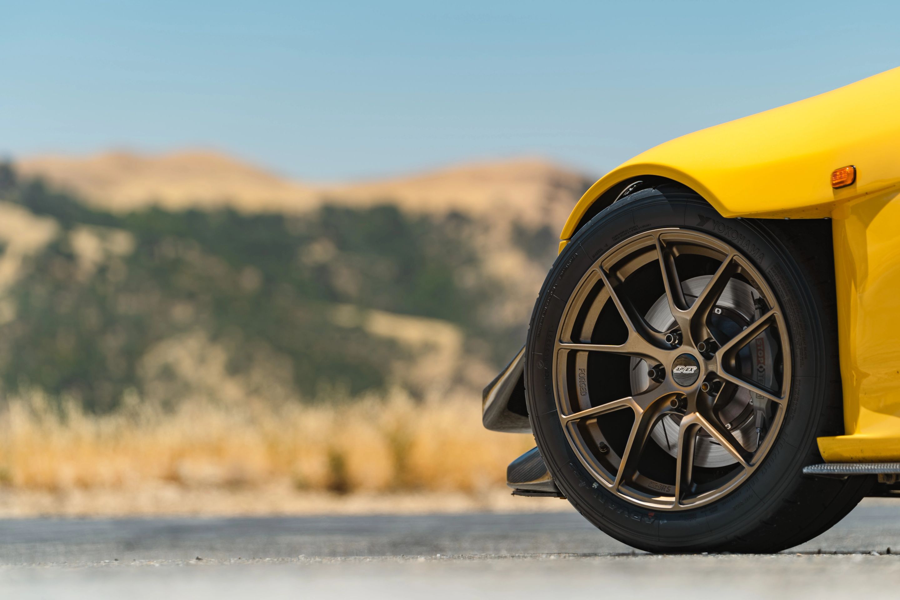 Yellow Honda S2000 with 17" VS-5RS Apex wheels in Satin Bronze