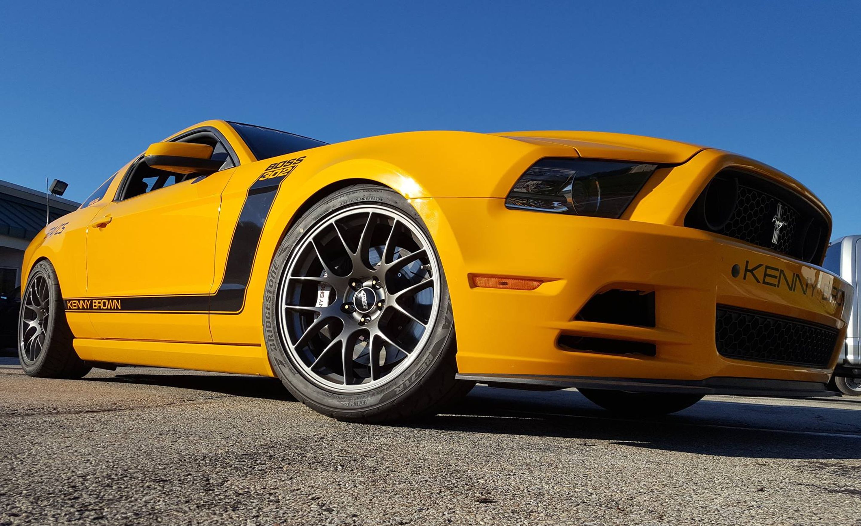 Yellow Ford S197 Mustang Boss 302 with 19" EC-7 Apex wheels in Anthracite