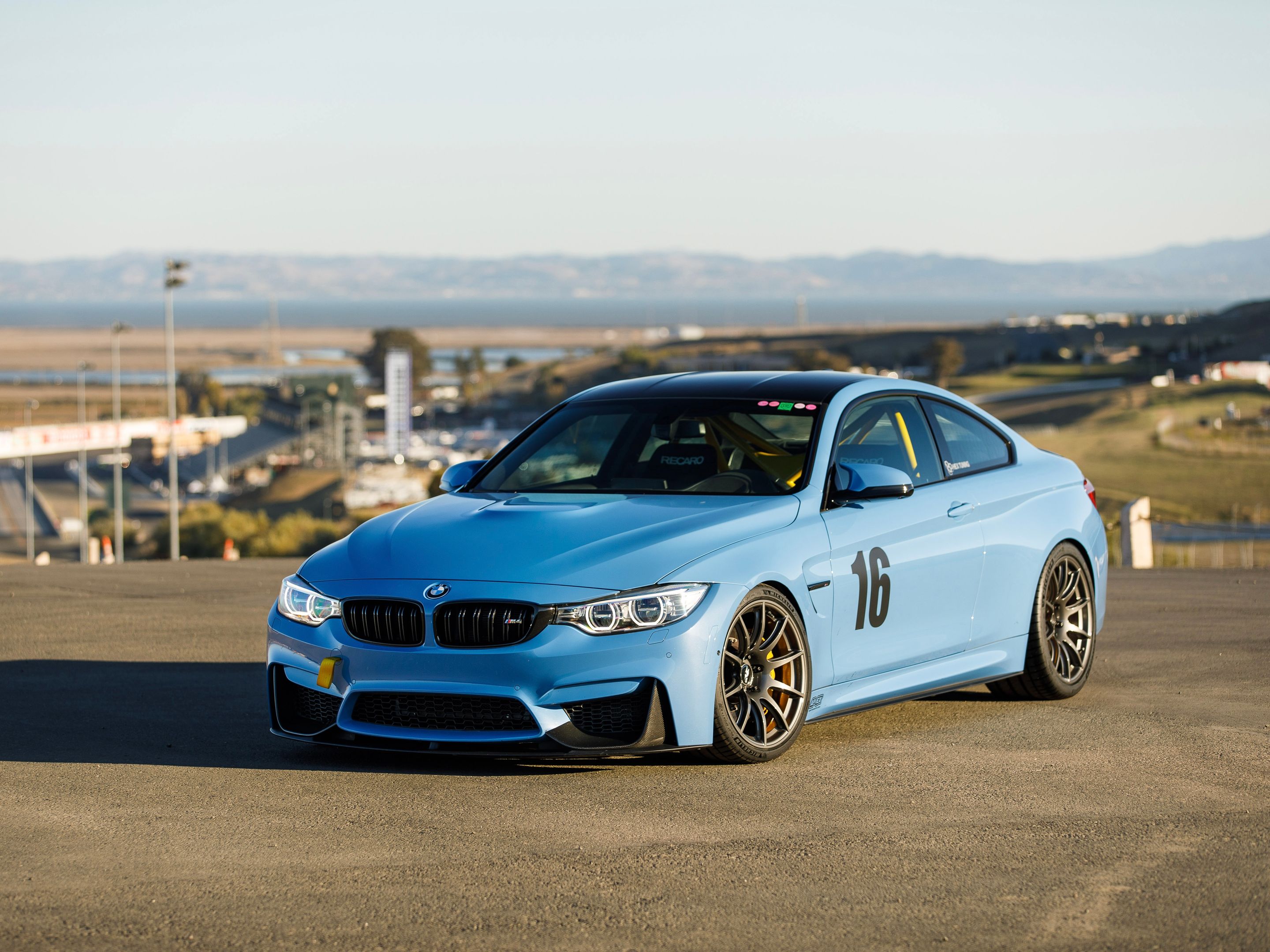 Blue BMW F82 Coupe M4 with 19" SM-10 Apex wheels in Anthracite
