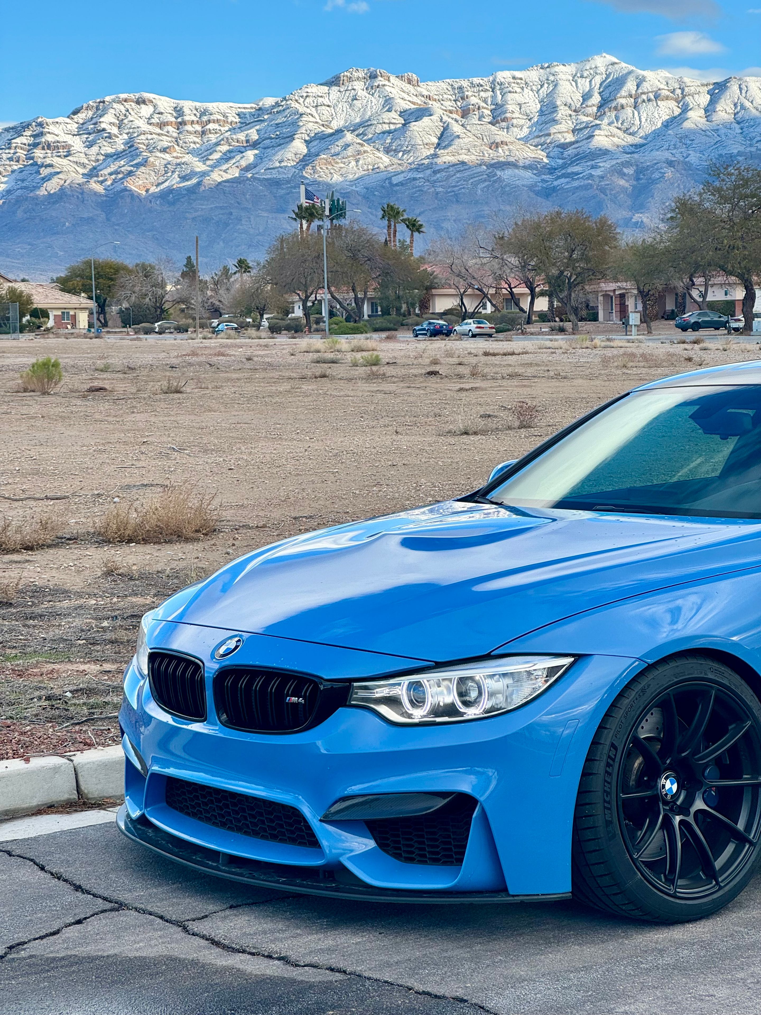 Blue BMW F82 Coupe M4 with 19" SM-10RS Apex wheels in Satin Black