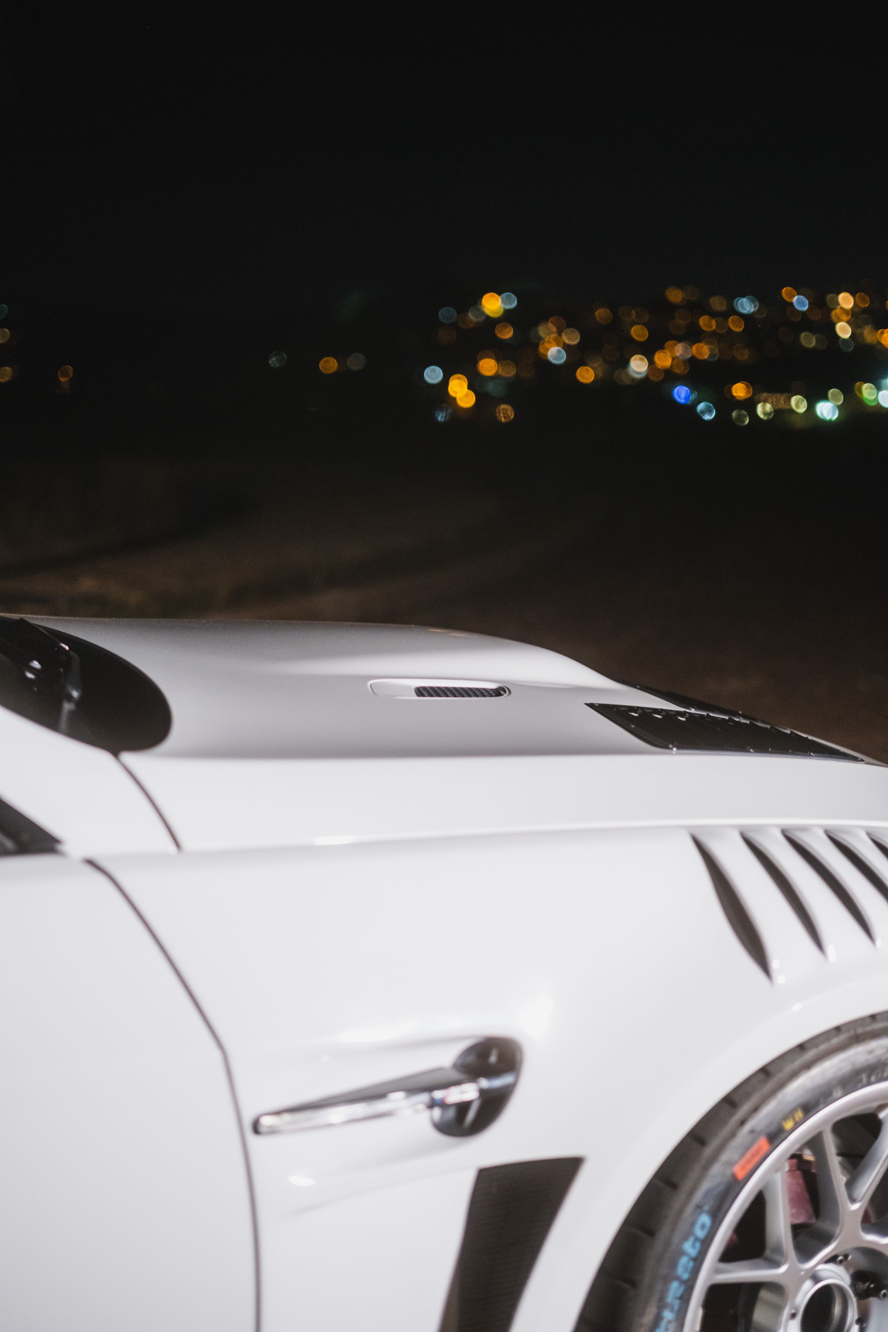 White BMW E92 Coupe M3 with 18" ARC-8 Apex wheels in Hyper Silver