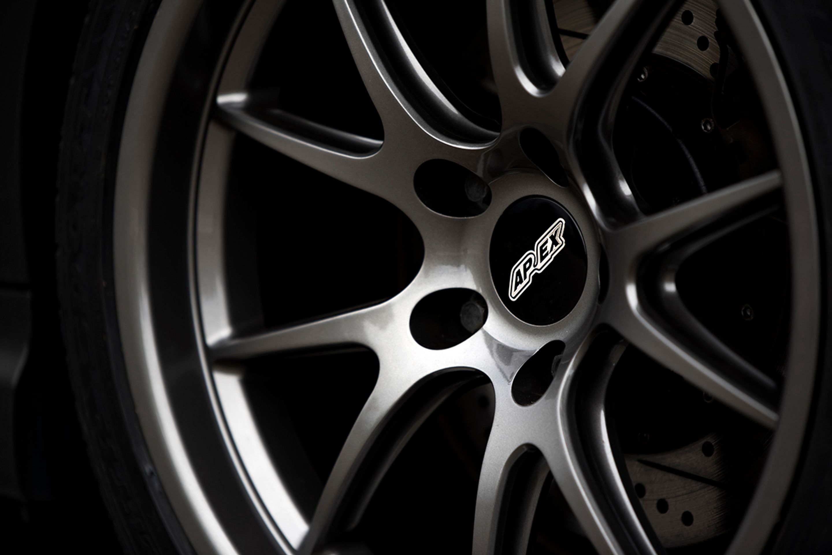 Black BMW E46 M3 with 18" FL-5 Apex wheels in Anthracite