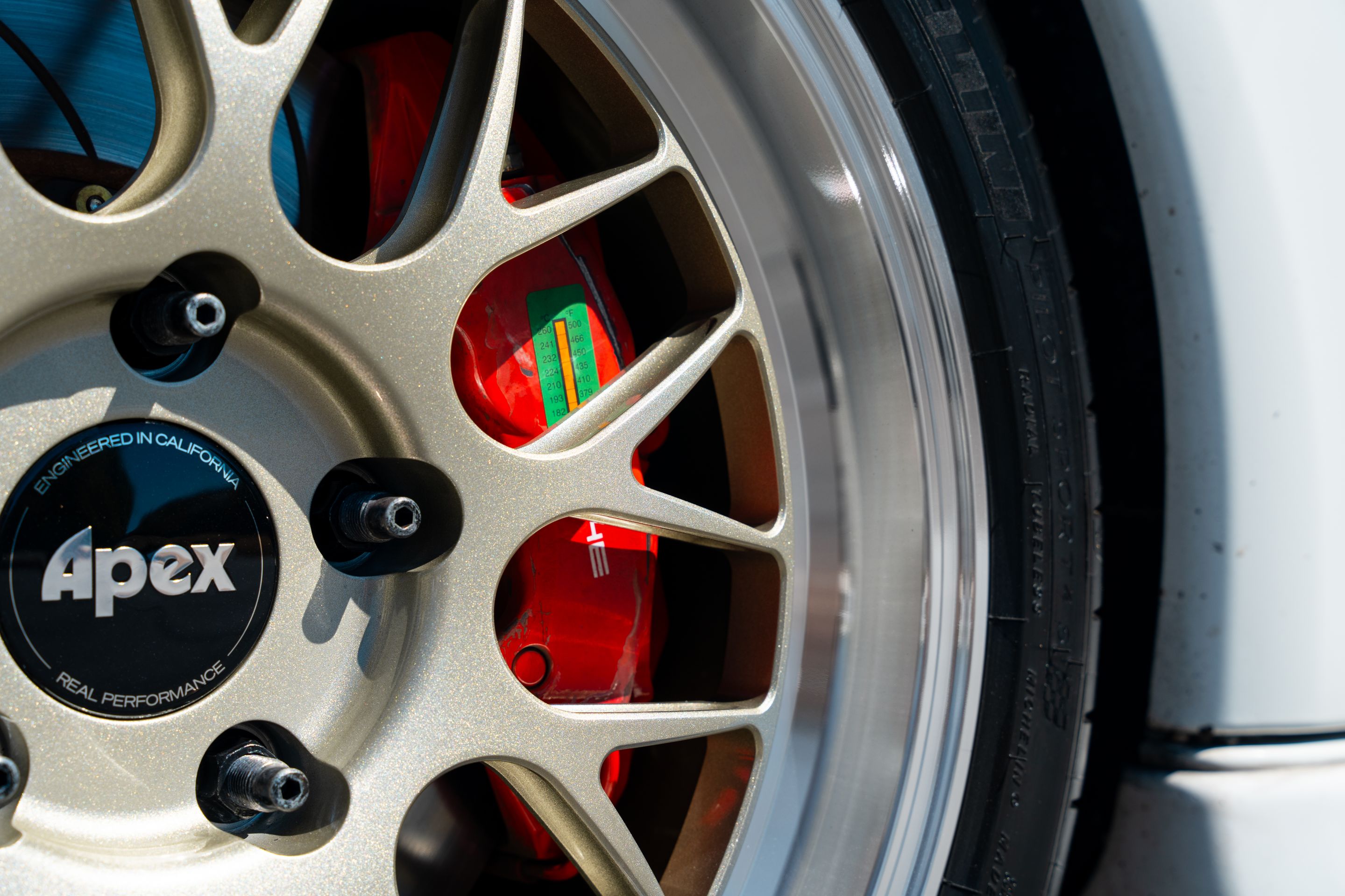 White Porsche 911 996 Carrera with 18" ML-10RT Apex wheels in Machined Lip Gloss Motorsport Gold