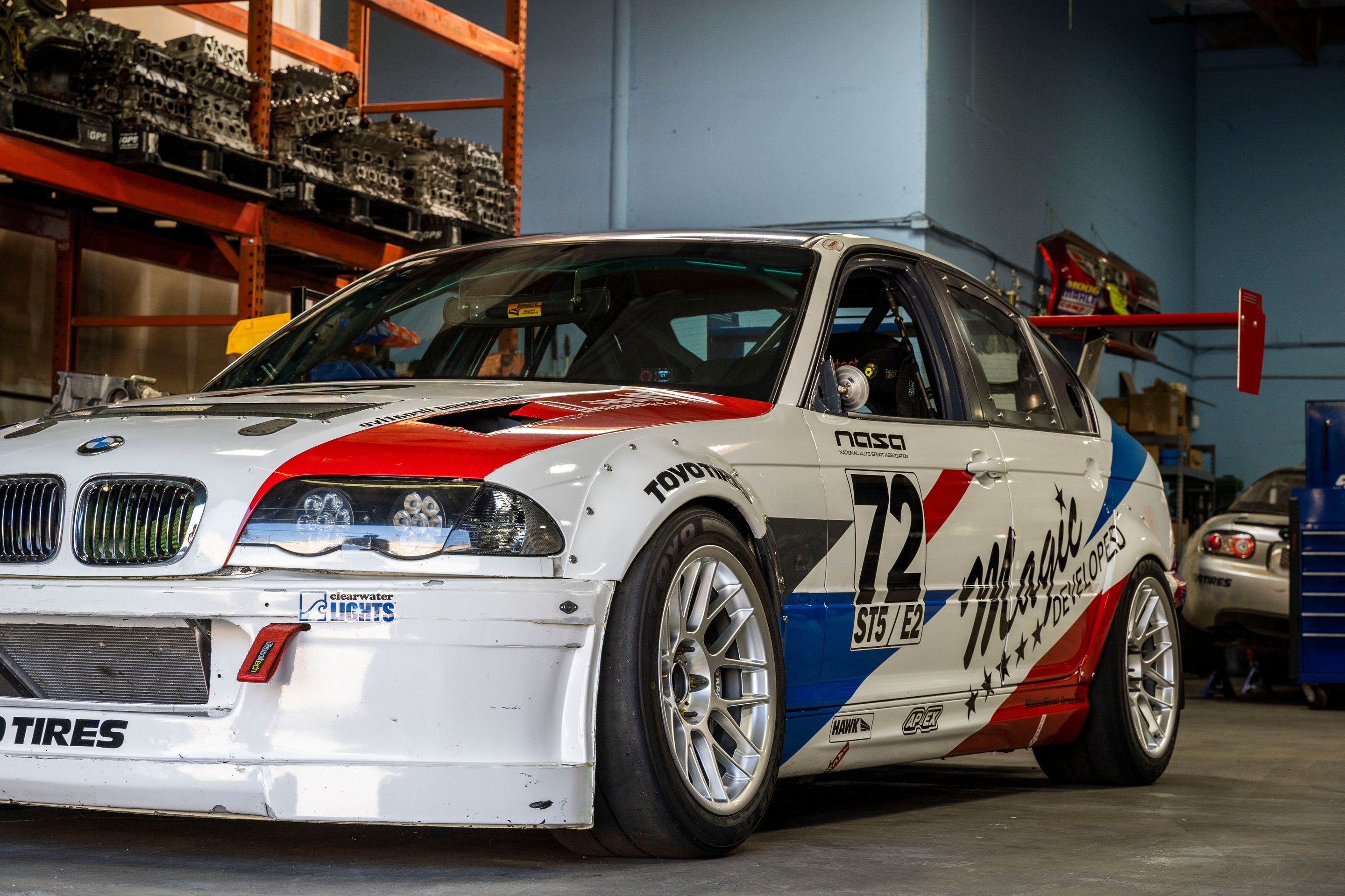 White BMW E46 3 Series with 17" ARC-8 Apex wheels in Hyper Silver