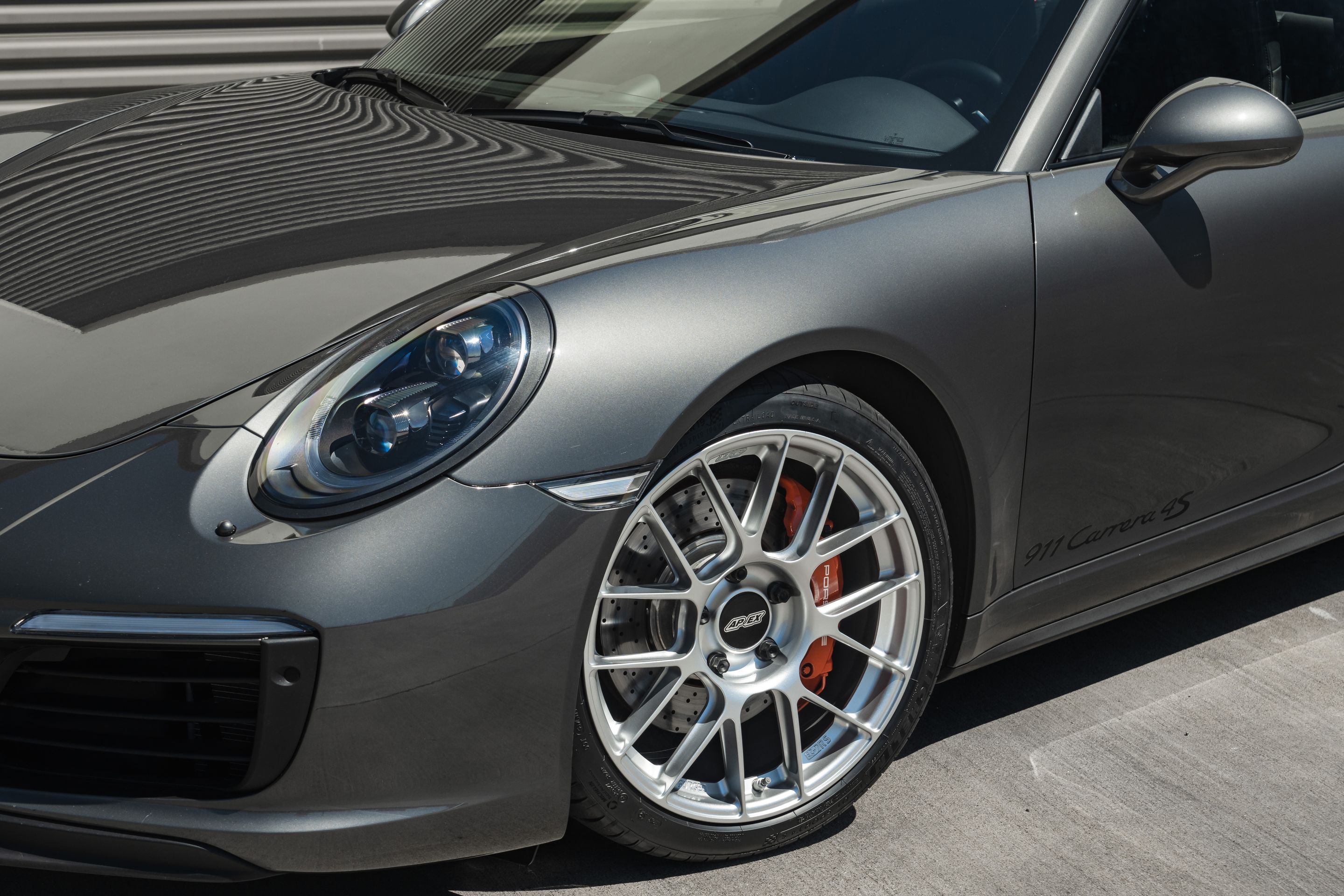 Grey Porsche 911 991.2 Carrera 4S with 19" EC-7RS Apex wheels in Race Silver