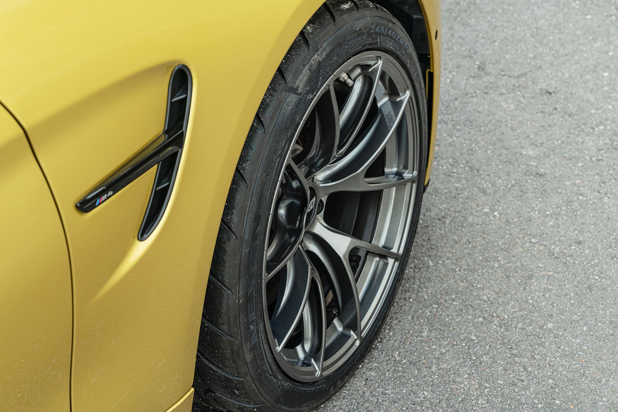 Yellow BMW F82 Coupe M4 with 19" VS-5RS Apex wheels in Anthracite