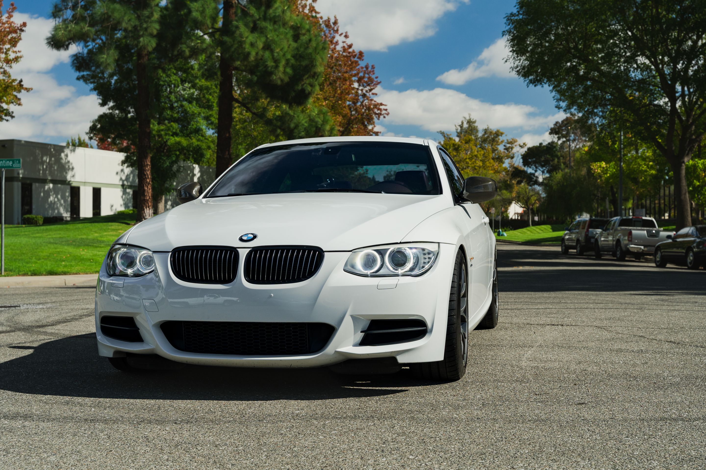 White BMW E92 Coupe 3 Series with 18" EC-7 Apex wheels in Anthracite