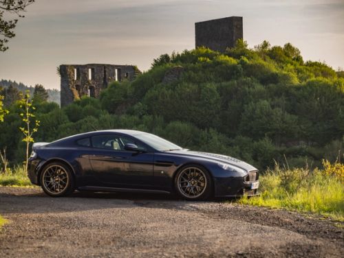 Blue Aston Martin Vantage - EC-7 in Anthracite