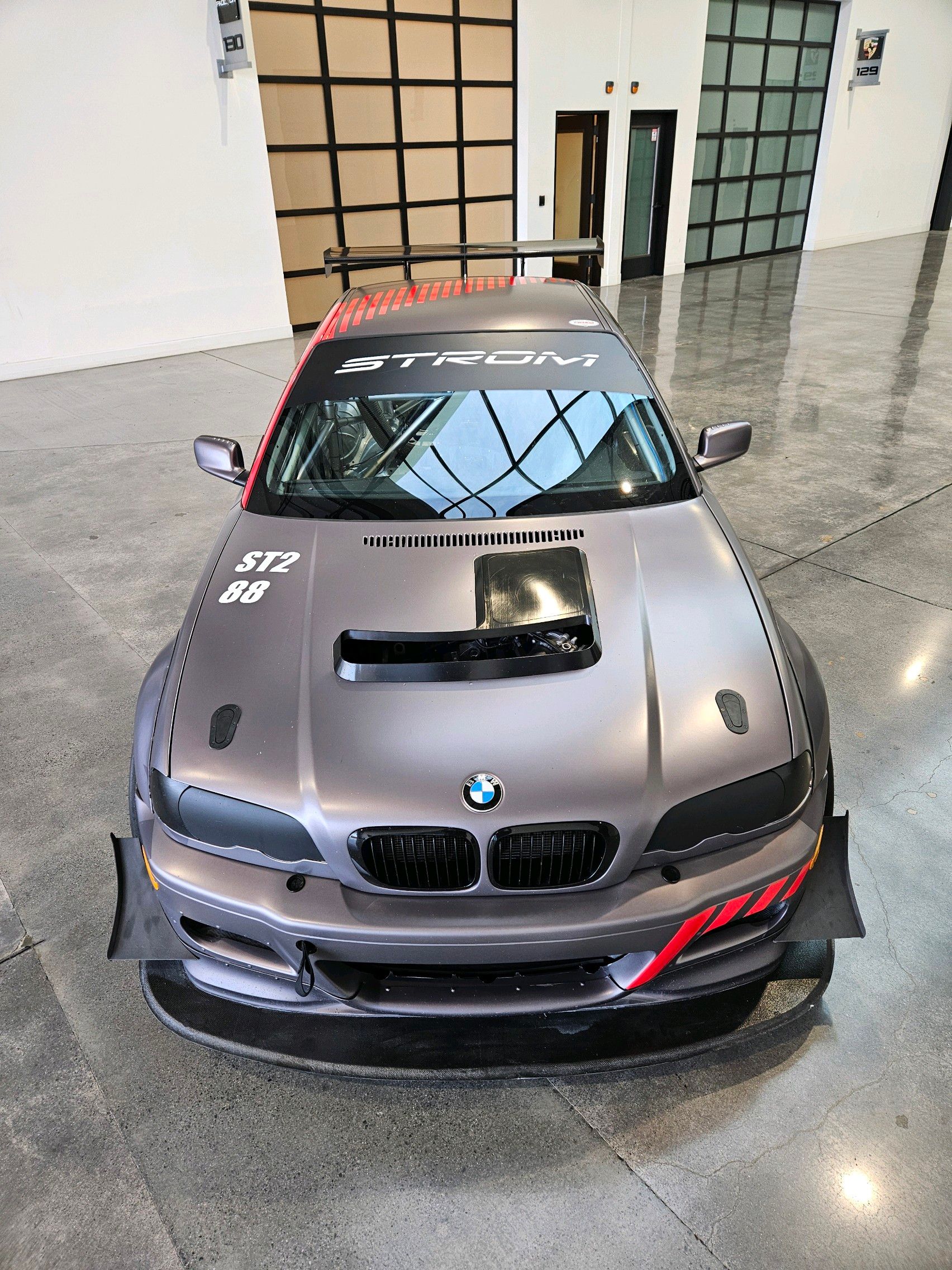 Multicolor BMW E46 3 Series with 18" VS-5RS Apex wheels in Brushed Clear