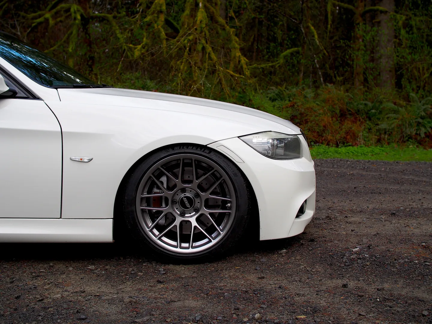 BMW E90 LCI Sedan 3 Series with 18