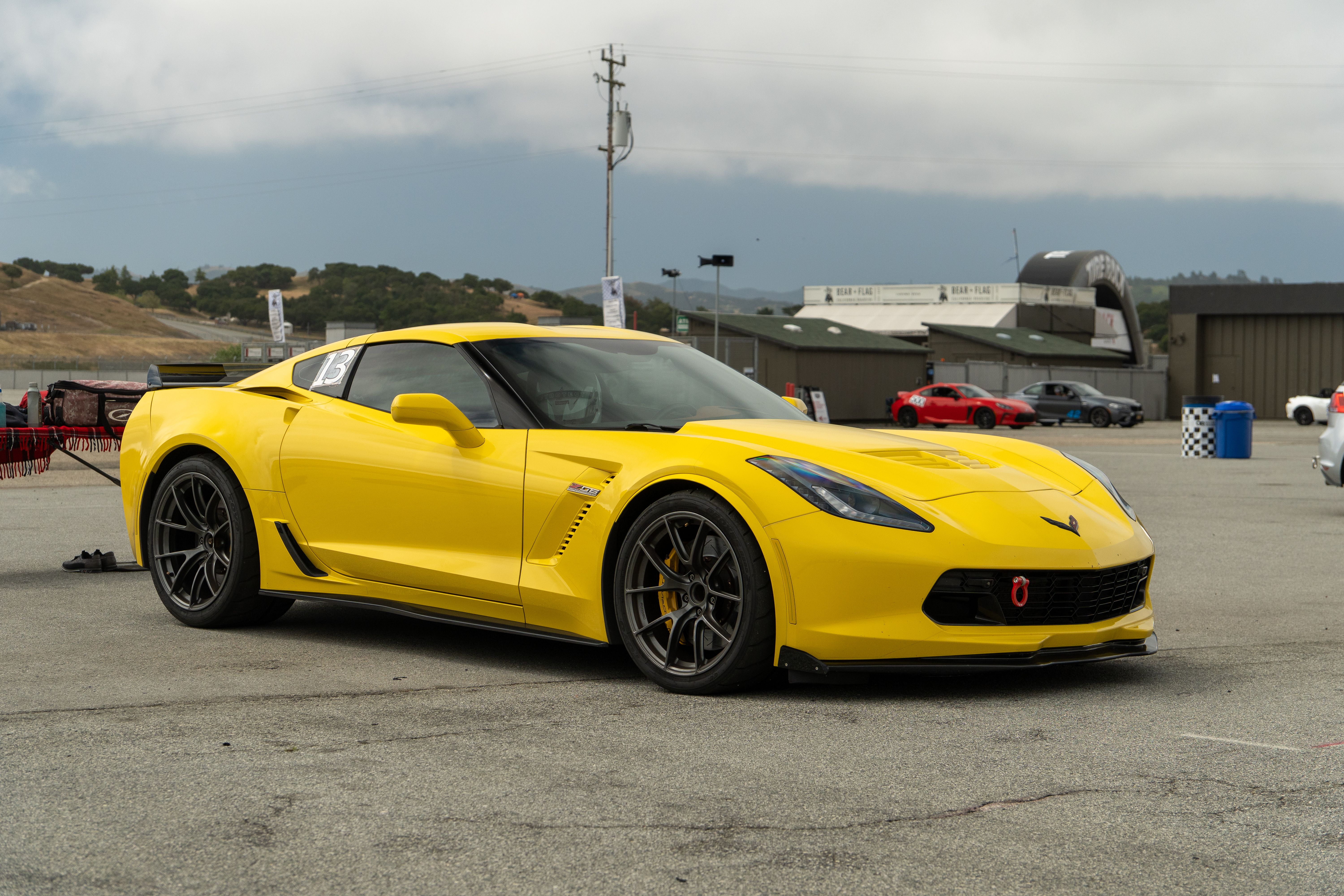 Yellow Chevrolet Corvette - VS-5RS in Anthracite