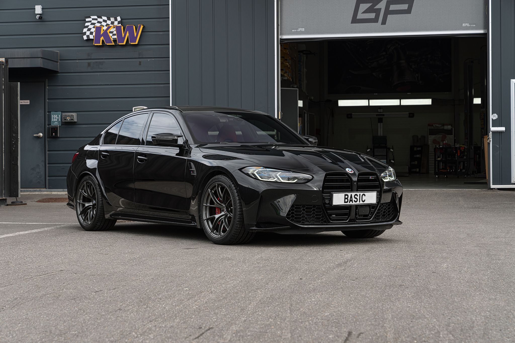 Black BMW G80 M3 with 19" VS-5RS Apex wheels in Anthracite