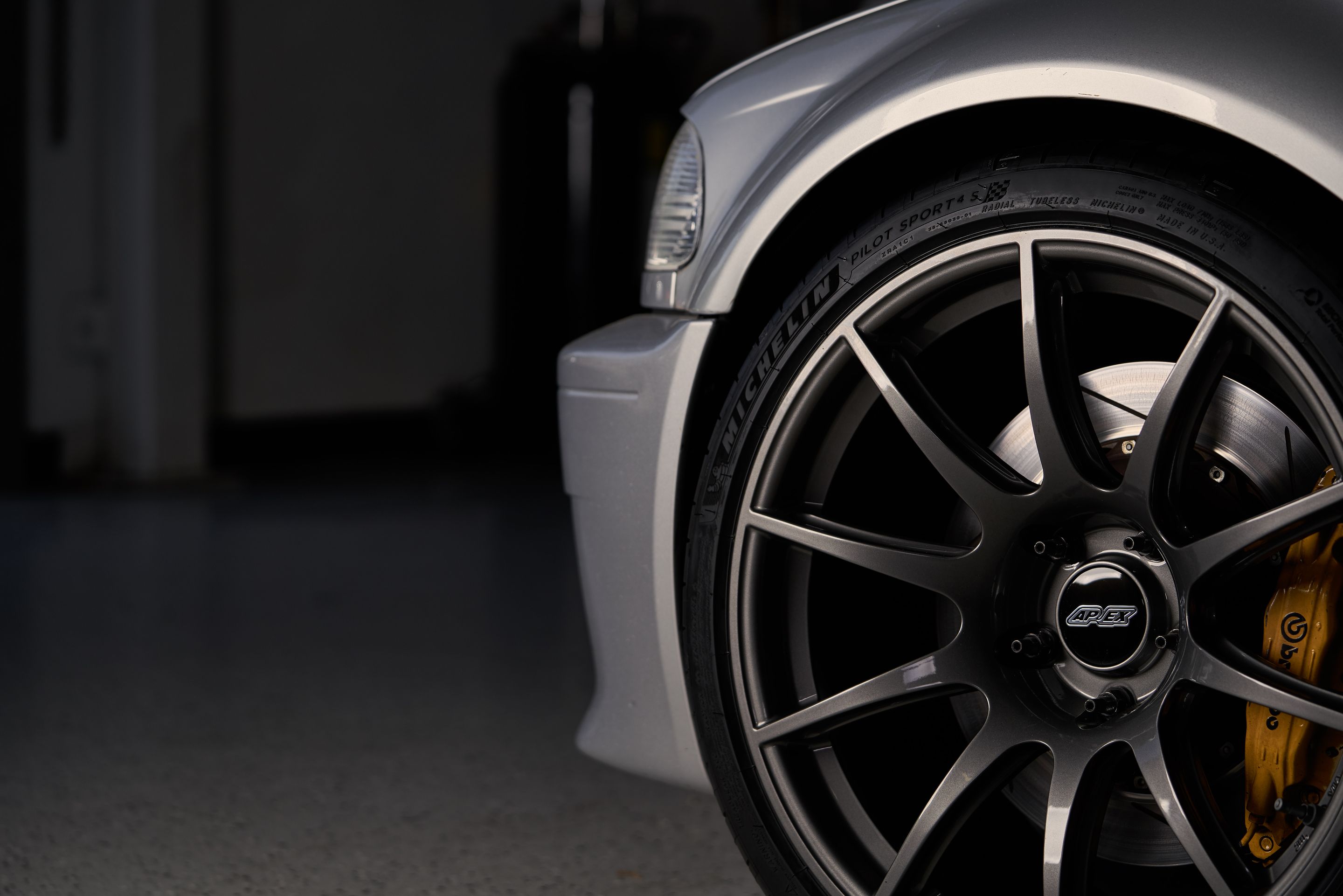 Silver BMW E46 M3 with 19" SM-10 Apex wheels in Anthracite