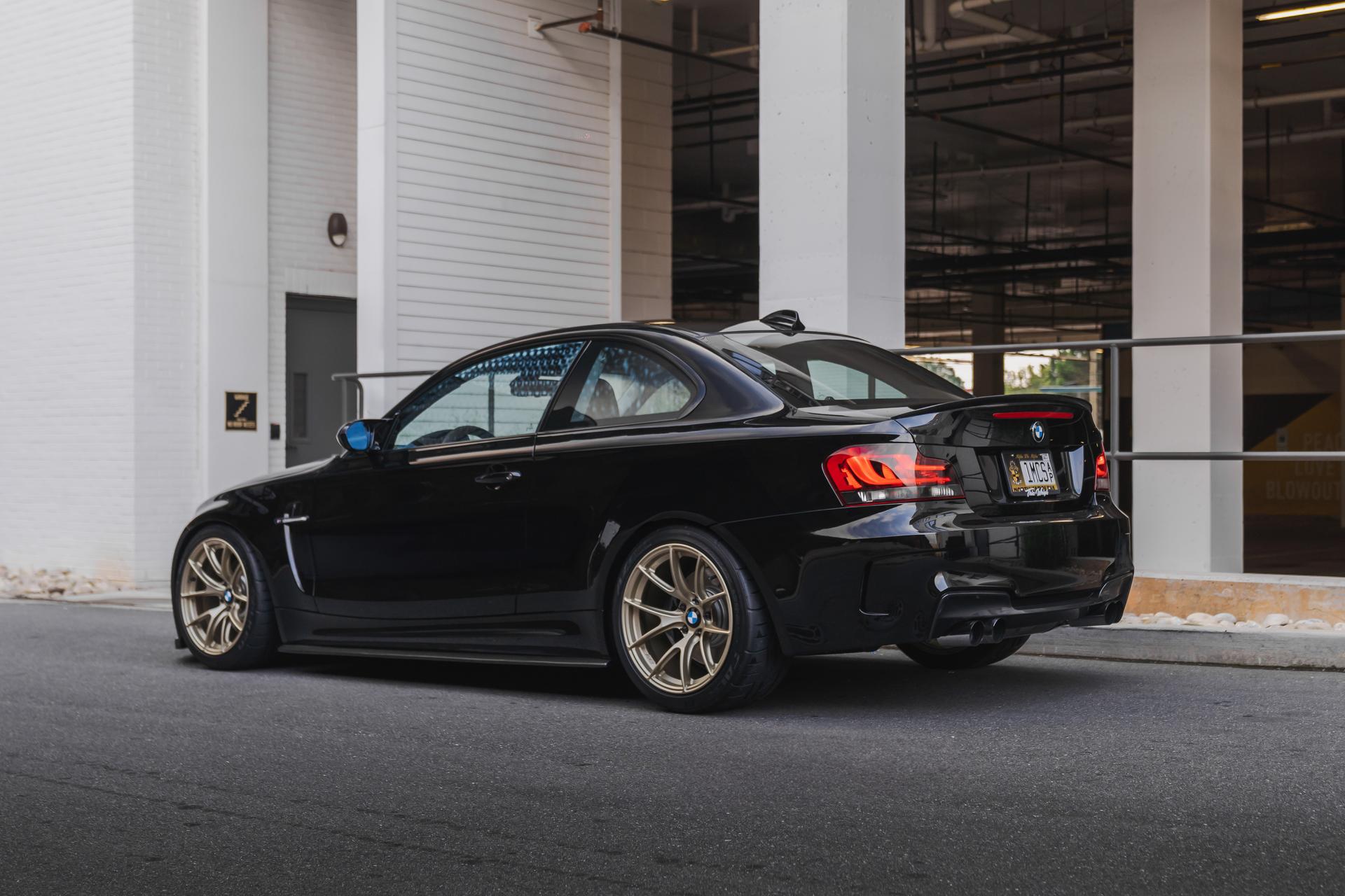 BMW E82 Coupe 1 Series with 18" VS-5RS in Motorsport Gold