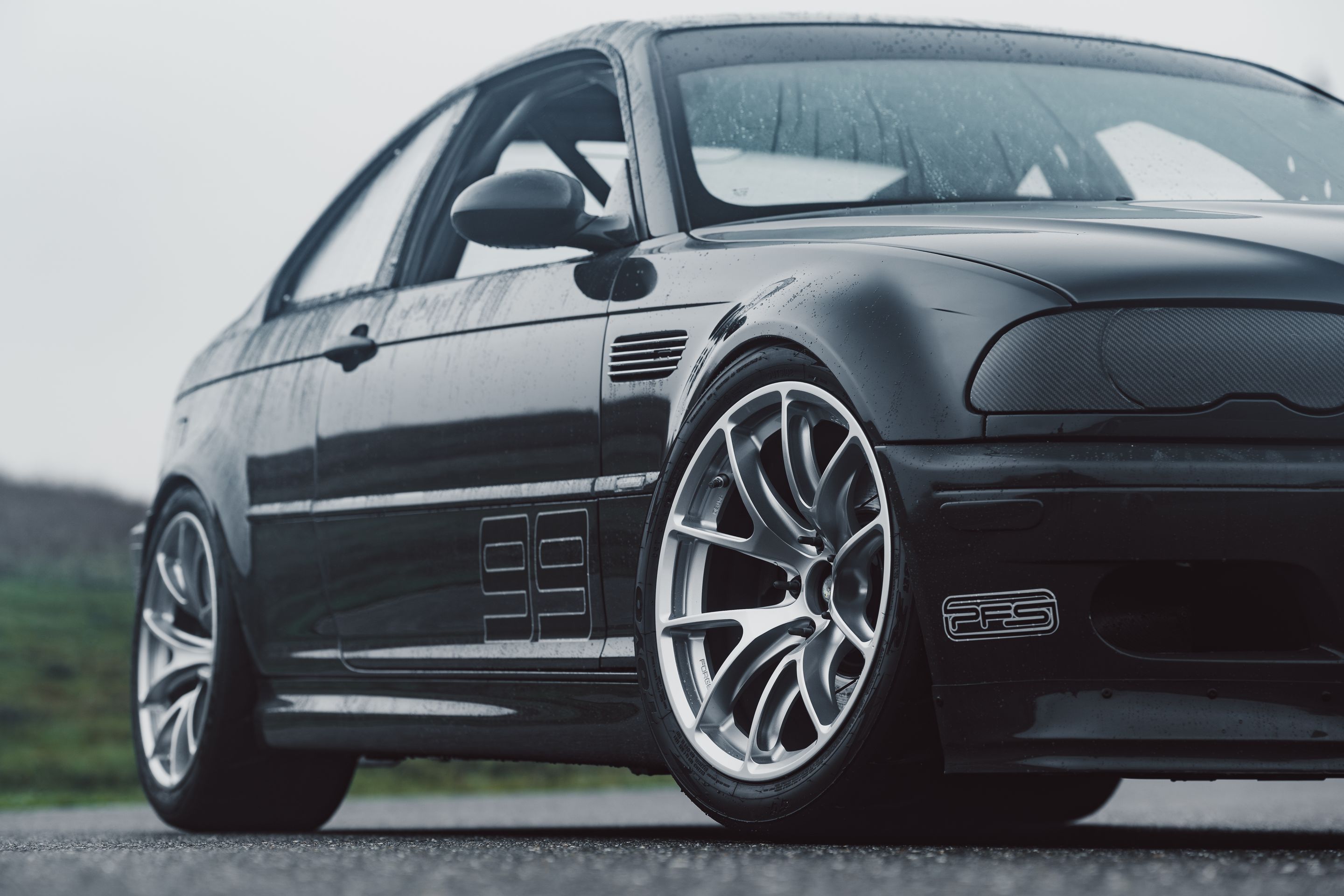 Grey BMW E46 M3 with 18" VS-5RE Apex wheels in Race Silver