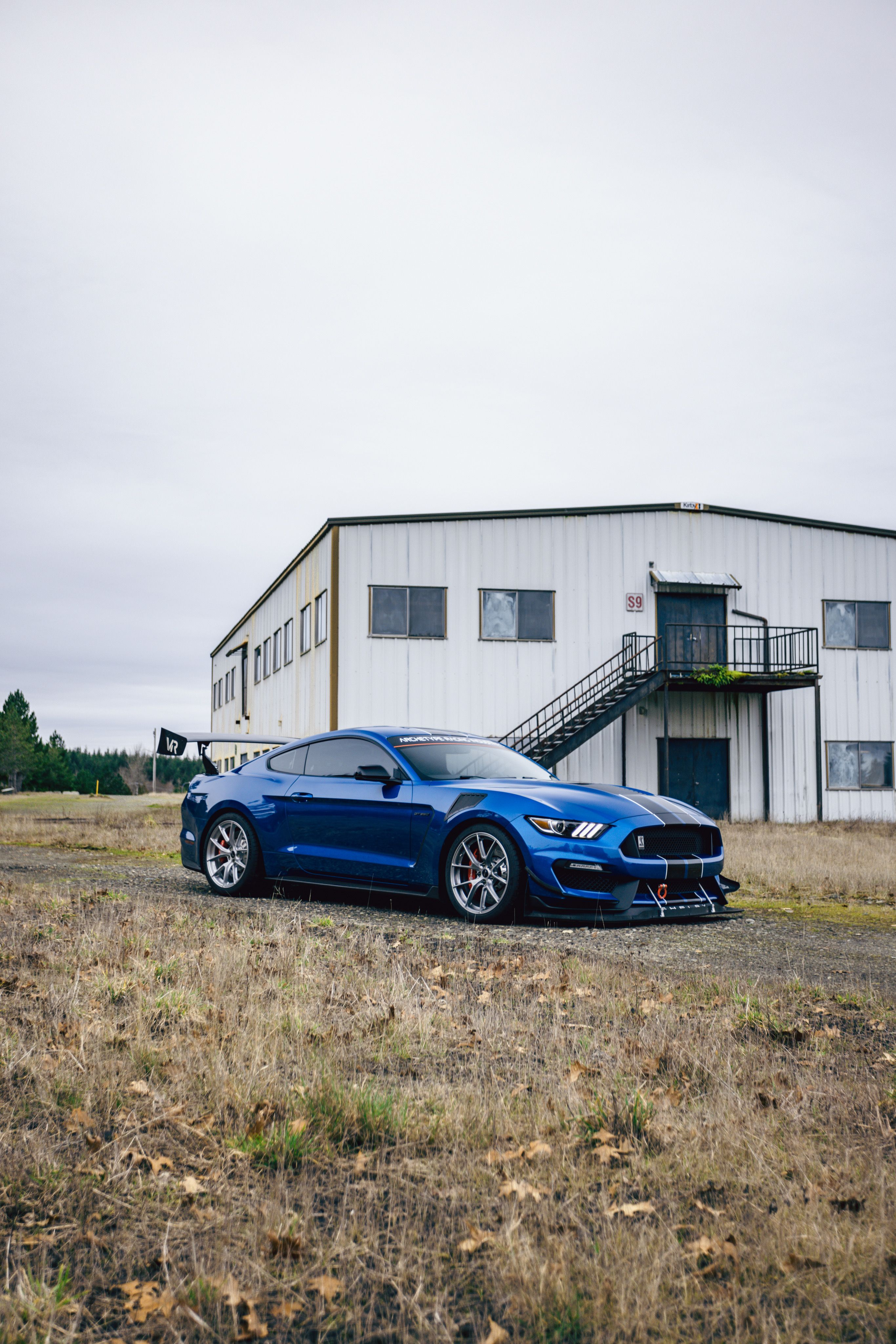 Blue Ford S550 Mustang GT350 with 19" VS-5RS Apex wheels in Brushed Clear