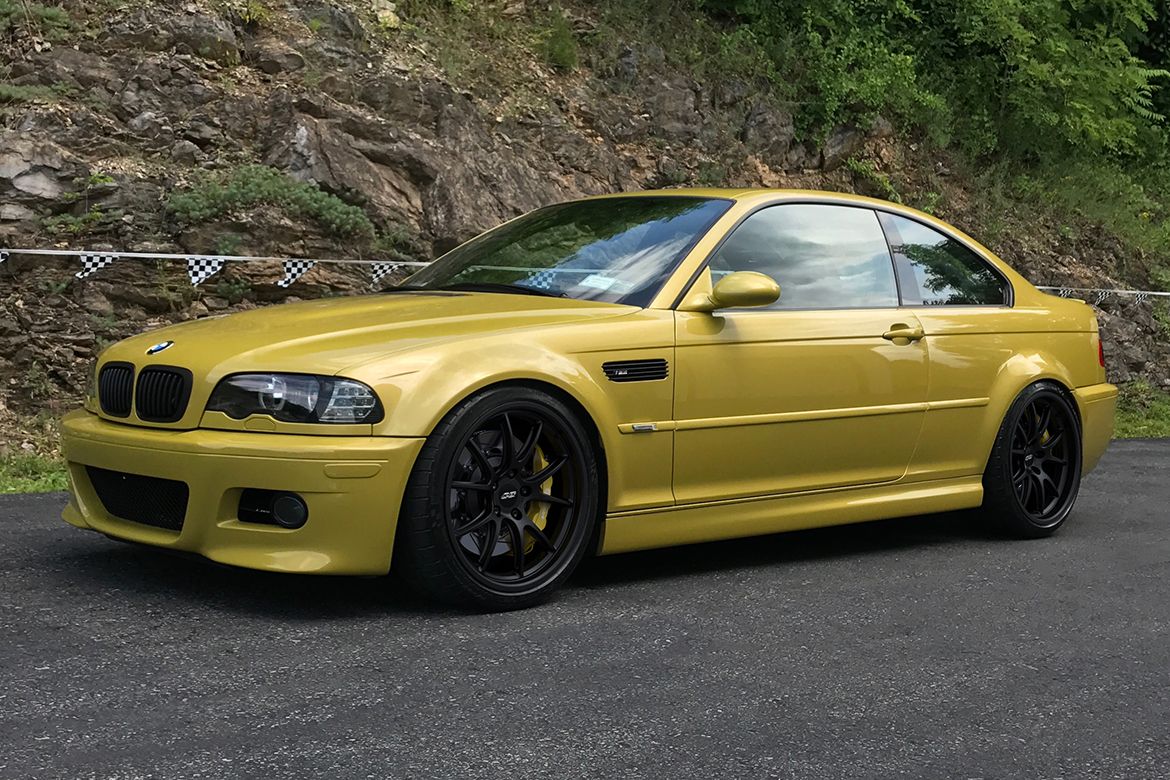 Yellow BMW E46 M3 with 19" SM-10 Apex wheels in Anthracite