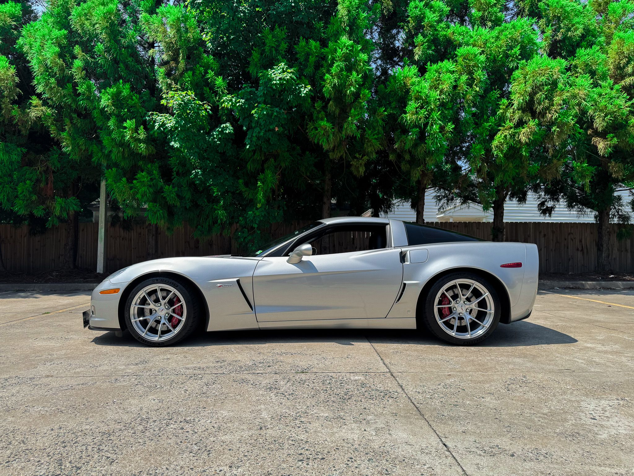 Silver Chevrolet Corvette - VS-5 in Race Silver