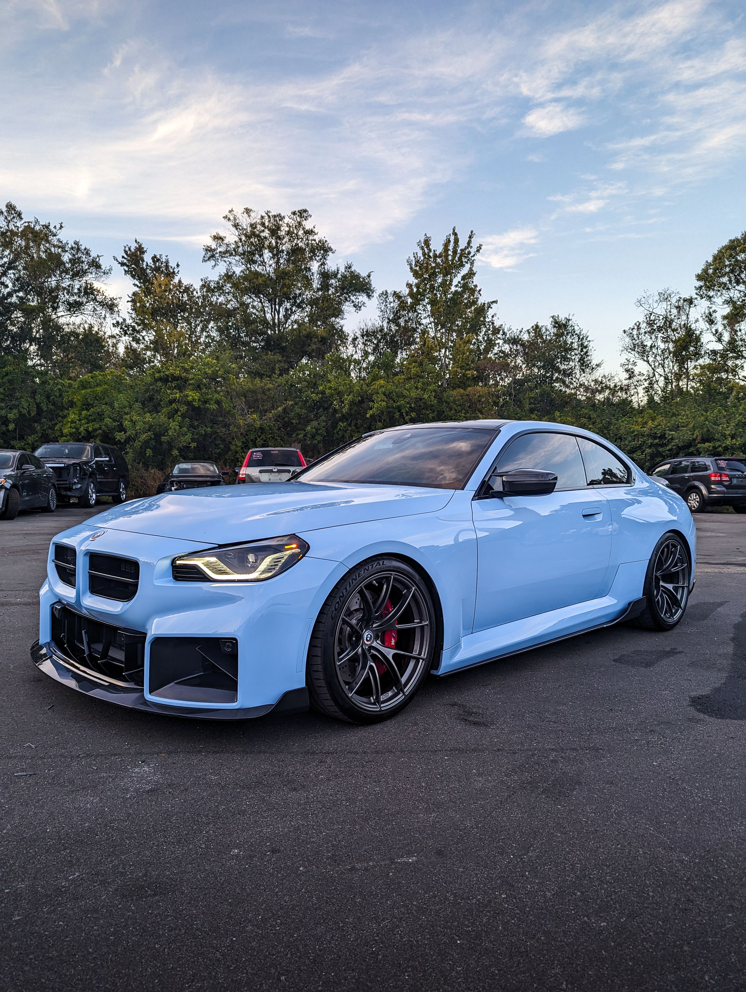 Blue BMW G87 M2 with 20" VS-5RS Apex wheels in Anthracite