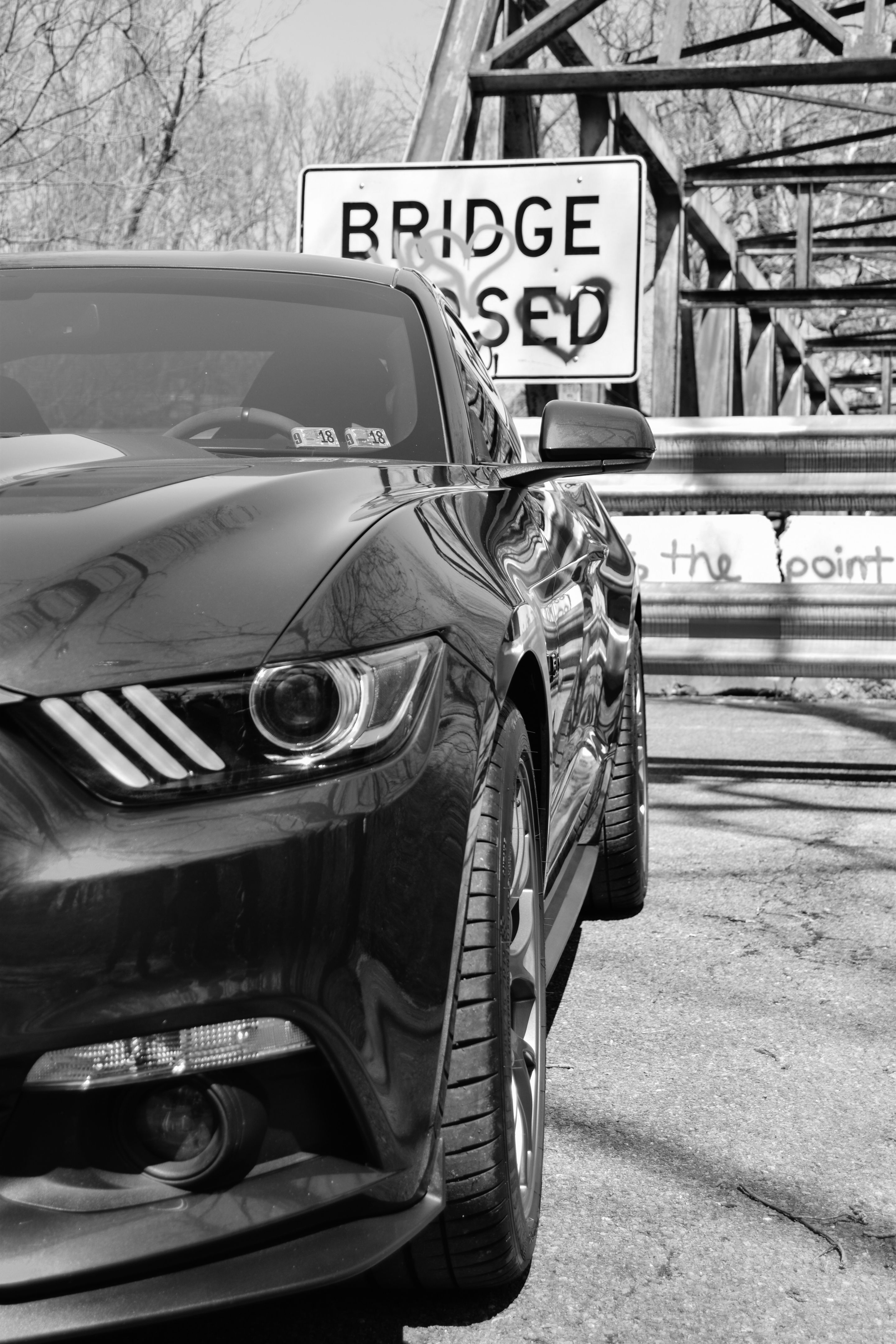 Blue Ford S550 Mustang GT with 19" EC-7 Apex wheels in Anthracite