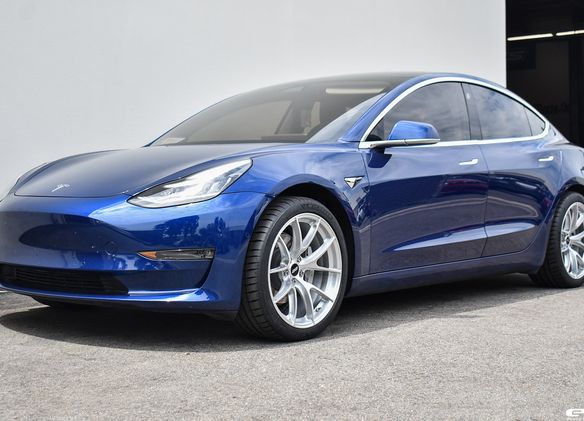 Tesla Model 3 with 19" VS-5RS in Brushed Clear