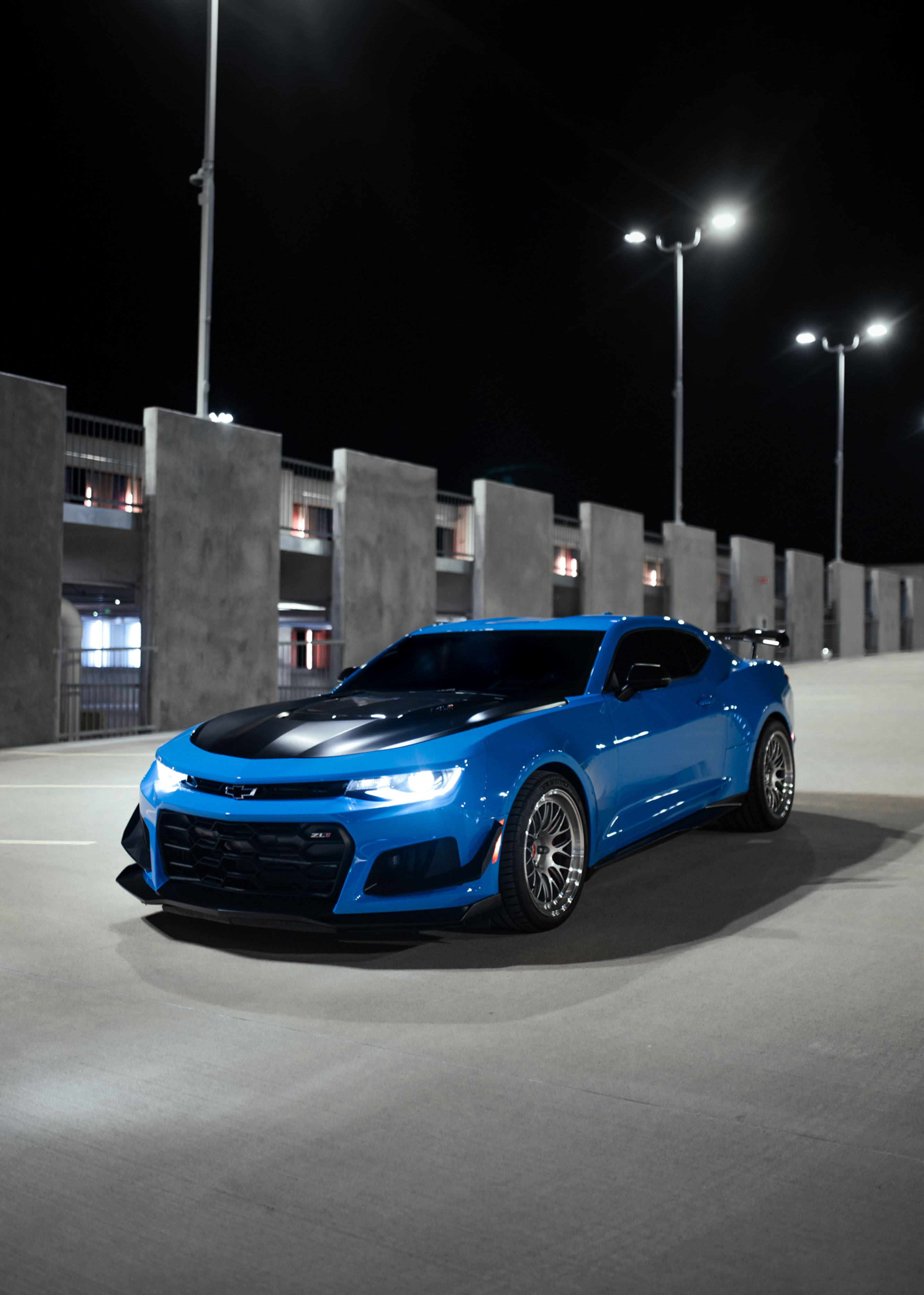 Blue Chevrolet 6th Gen Camaro ZL1 1LE with 19" ML-10RT Apex wheels in Machined Lip Race Silver