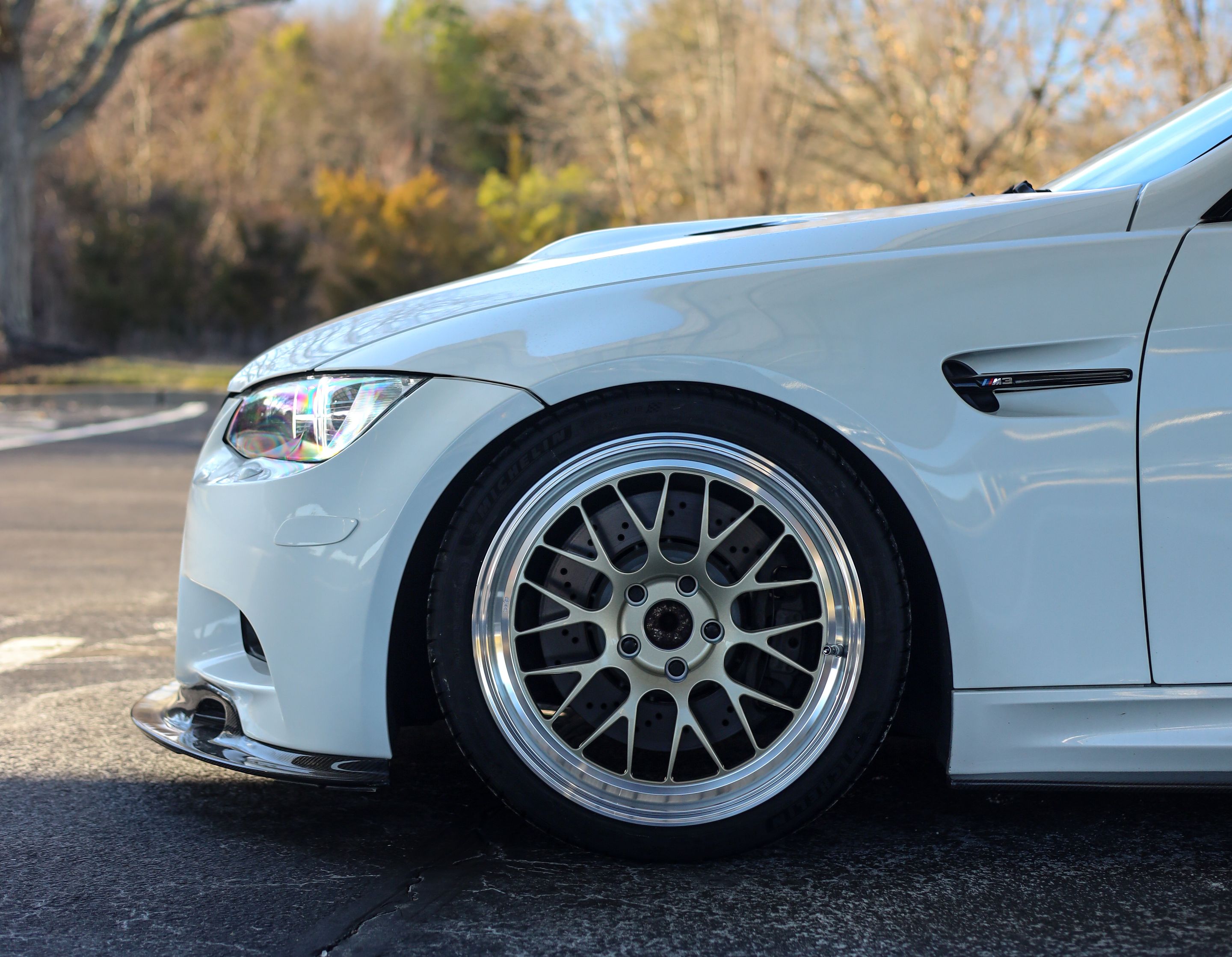 White BMW E92 Coupe M3 with 19" ML-10RT Apex wheels in Machined Lip Gloss Motorsport Gold