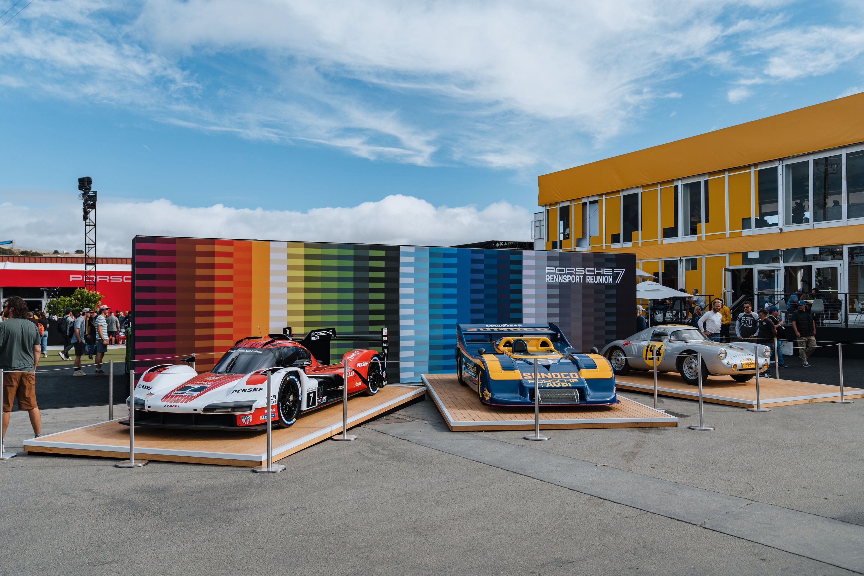 White Porsche 911 996 GT2 with 18" EC-7RS Apex wheels in Anthracite