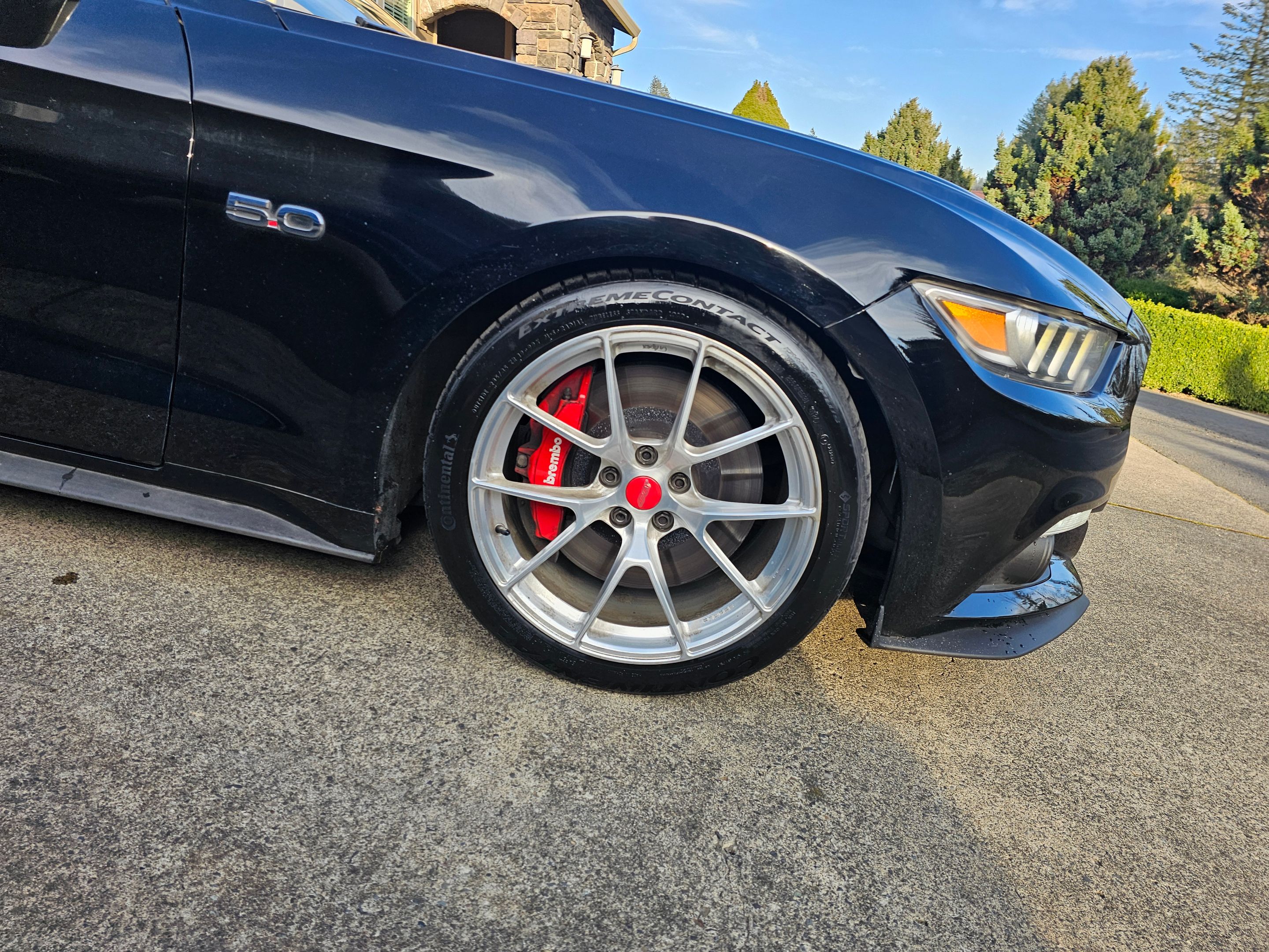 Black Ford S550 Mustang GT with 19" VS-5RS Apex wheels in Brushed Clear