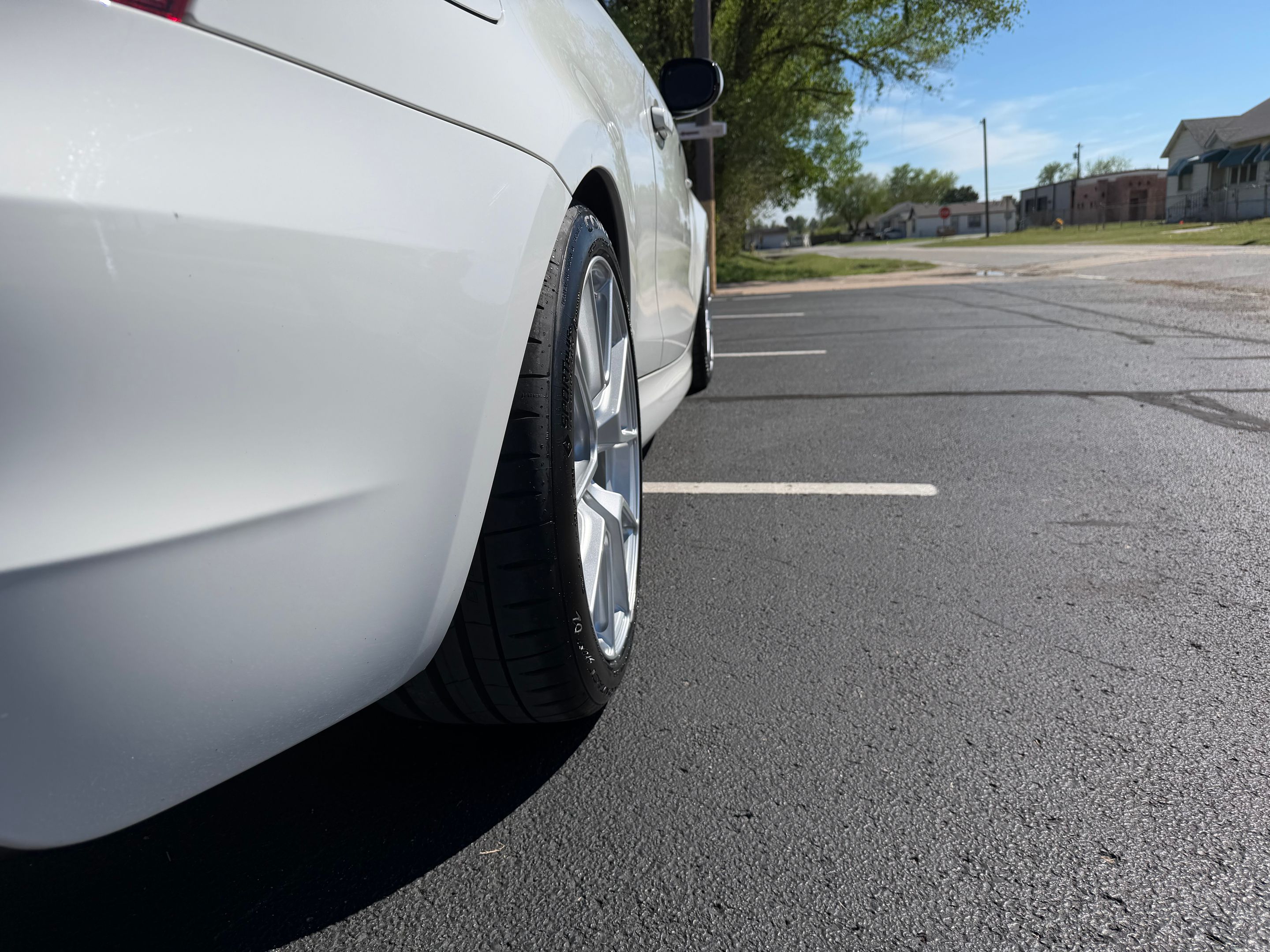 White BMW E82 Coupe 1 Series with 18" VS-5 Apex wheels in Race Silver
