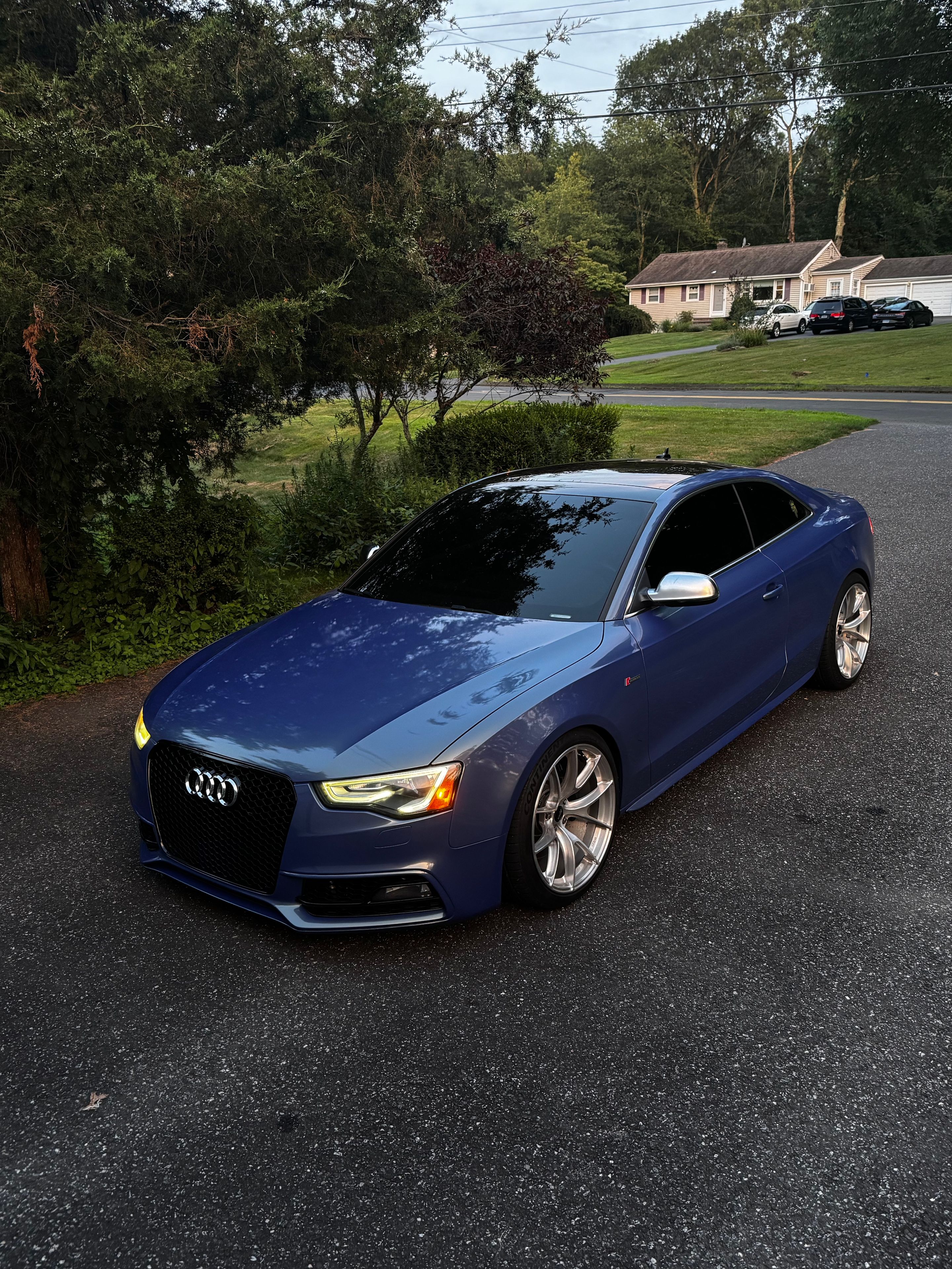 Blue Audi B8 S5 with 19" VS-5RS Apex wheels in Brushed Clear