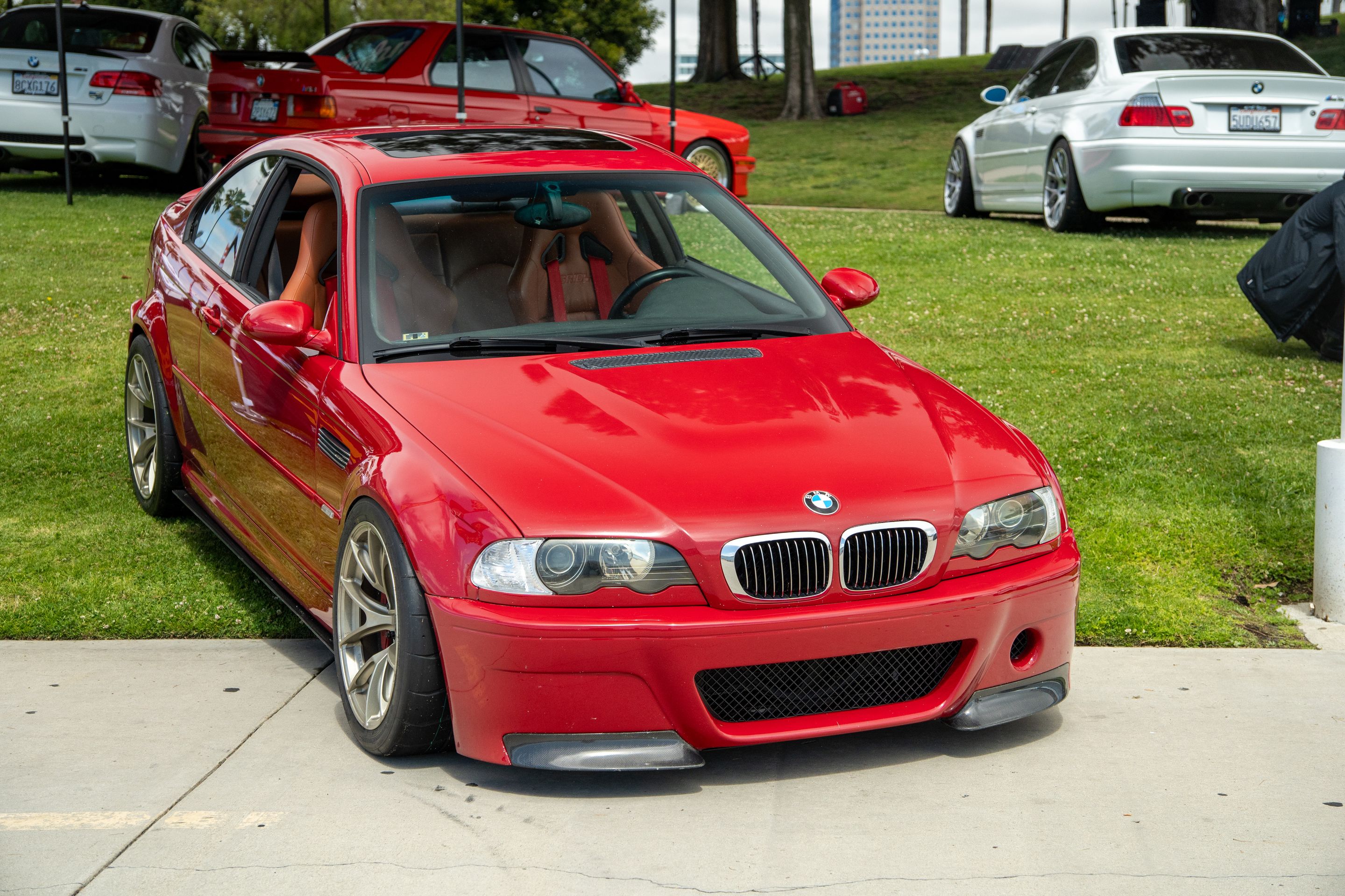 Red BMW E46 M3 with 18" VS-5RS Apex wheels in Motorsport Gold