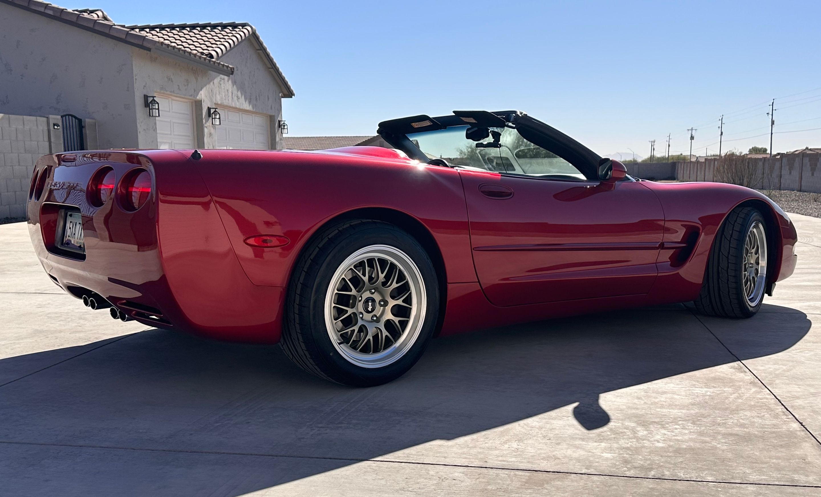 Red Chevrolet C5 Corvette Base/Z51 with 18" ML-10RT Apex wheels in Machined Lip Gloss Motorsport Gold