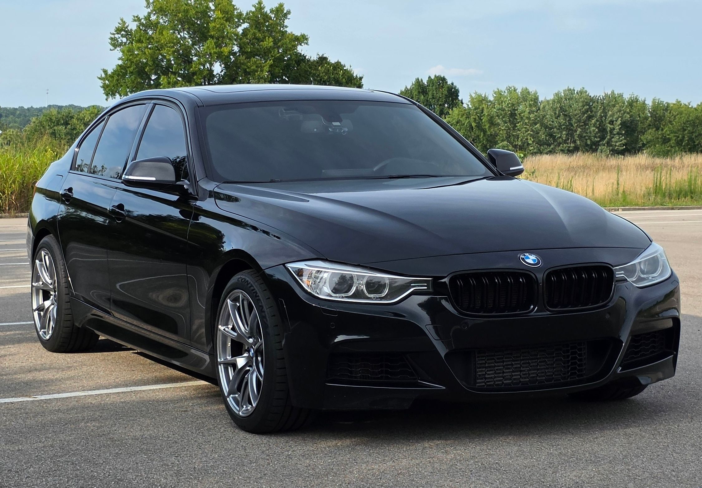 Black BMW 3 Series - VS-5 in Hyper Black