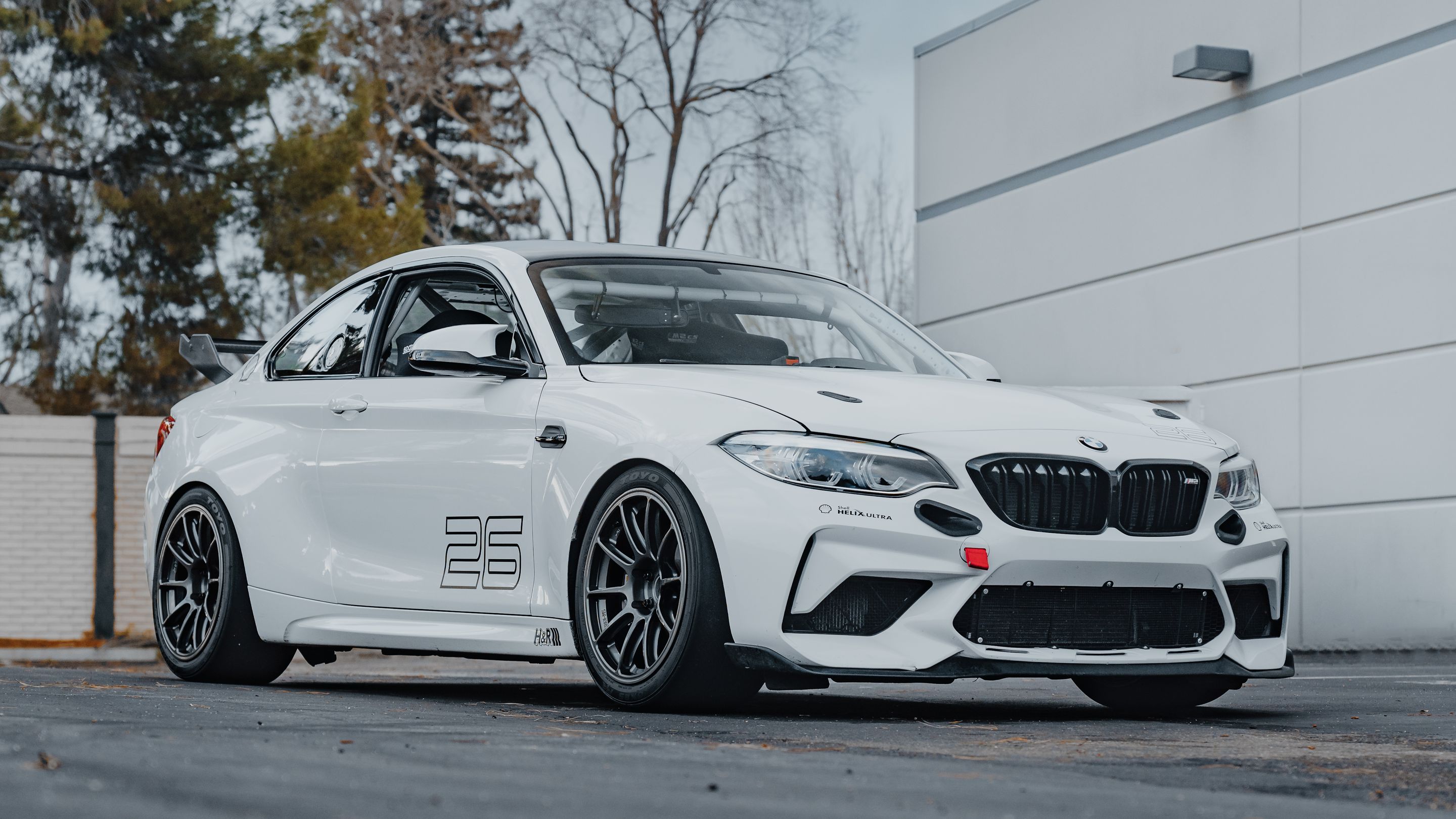 White BMW F87 M2 with 18" SM-10RE Apex wheels in Anthracite
