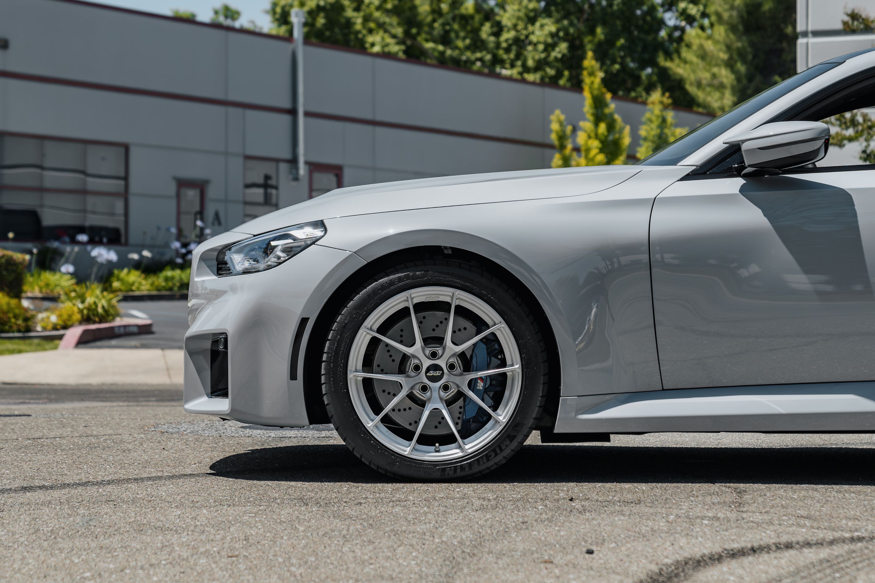 Grey BMW G87 M2 with 19"/20" VS-5RS Apex wheels in Brushed Clear