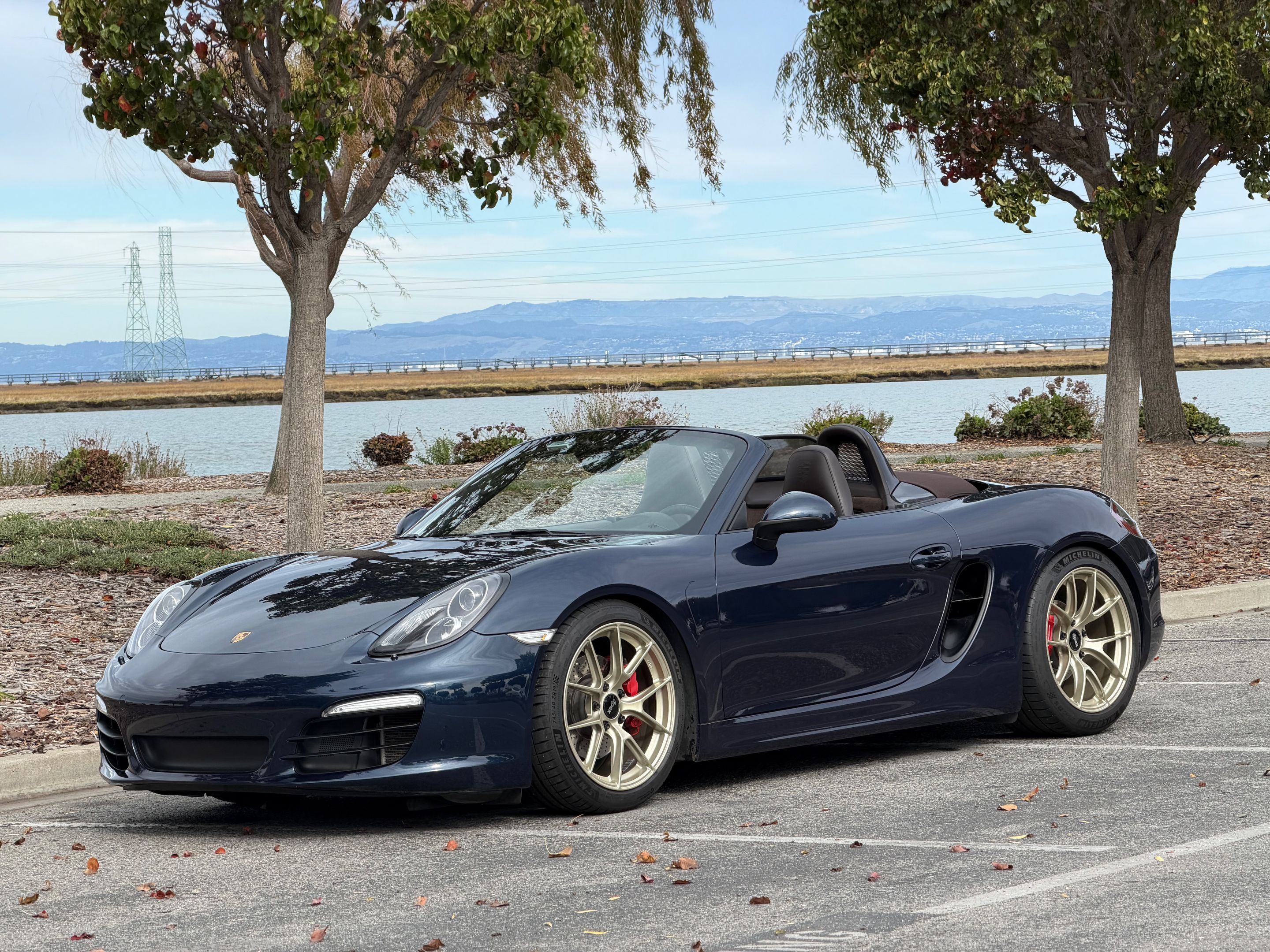 Blue Porsche 981 Boxster S with 19" VS-5RS Apex wheels in Motorsport Gold