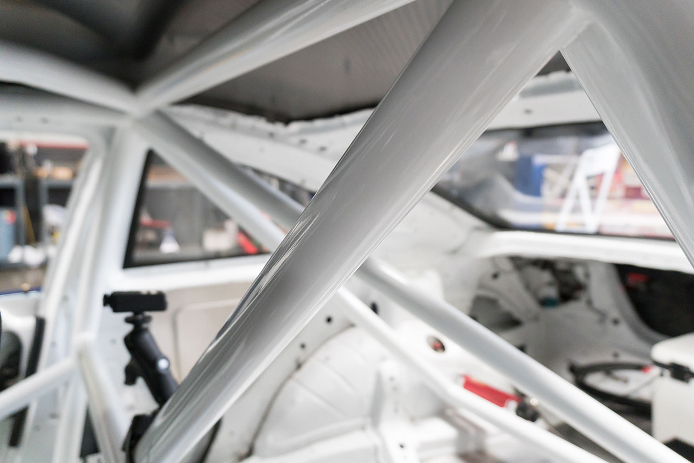 Blue BMW E92 Coupe M3 with 18" SM-10 Apex wheels in Anthracite